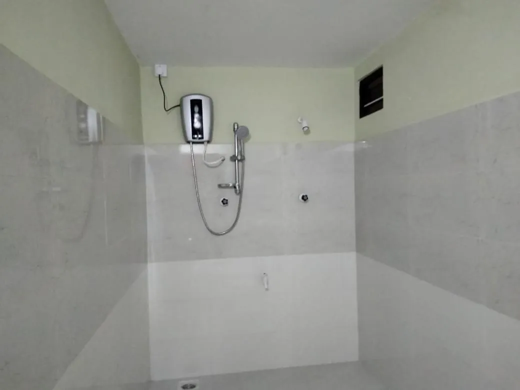 Gnaanams Hotel and Restaurant