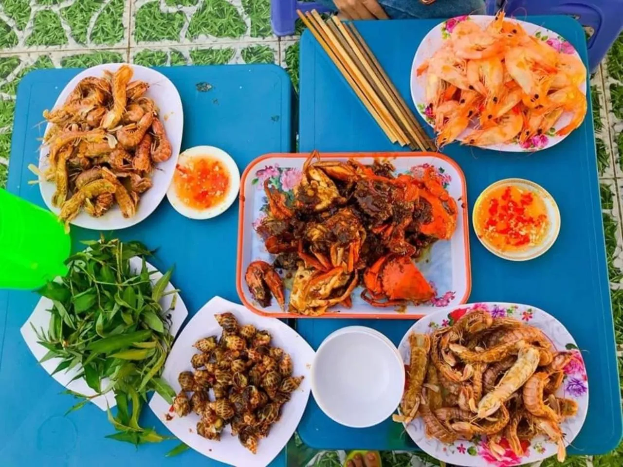 Dining area in Thai Quang Hotel