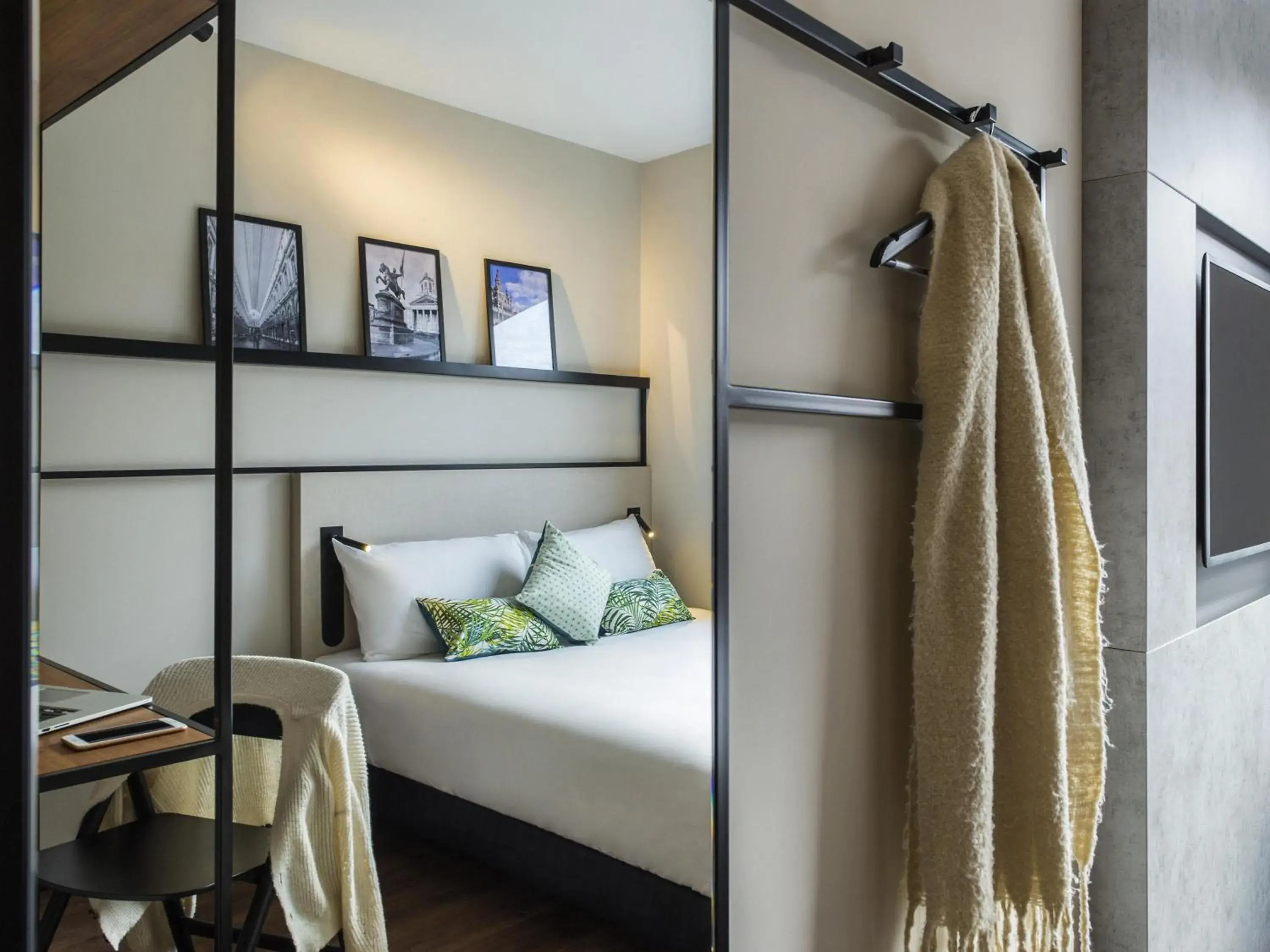 Bedroom, Bed in ibis Brussels Centre Chatelain Bedroom, Bed in ibis Brussels Centre Chatelain