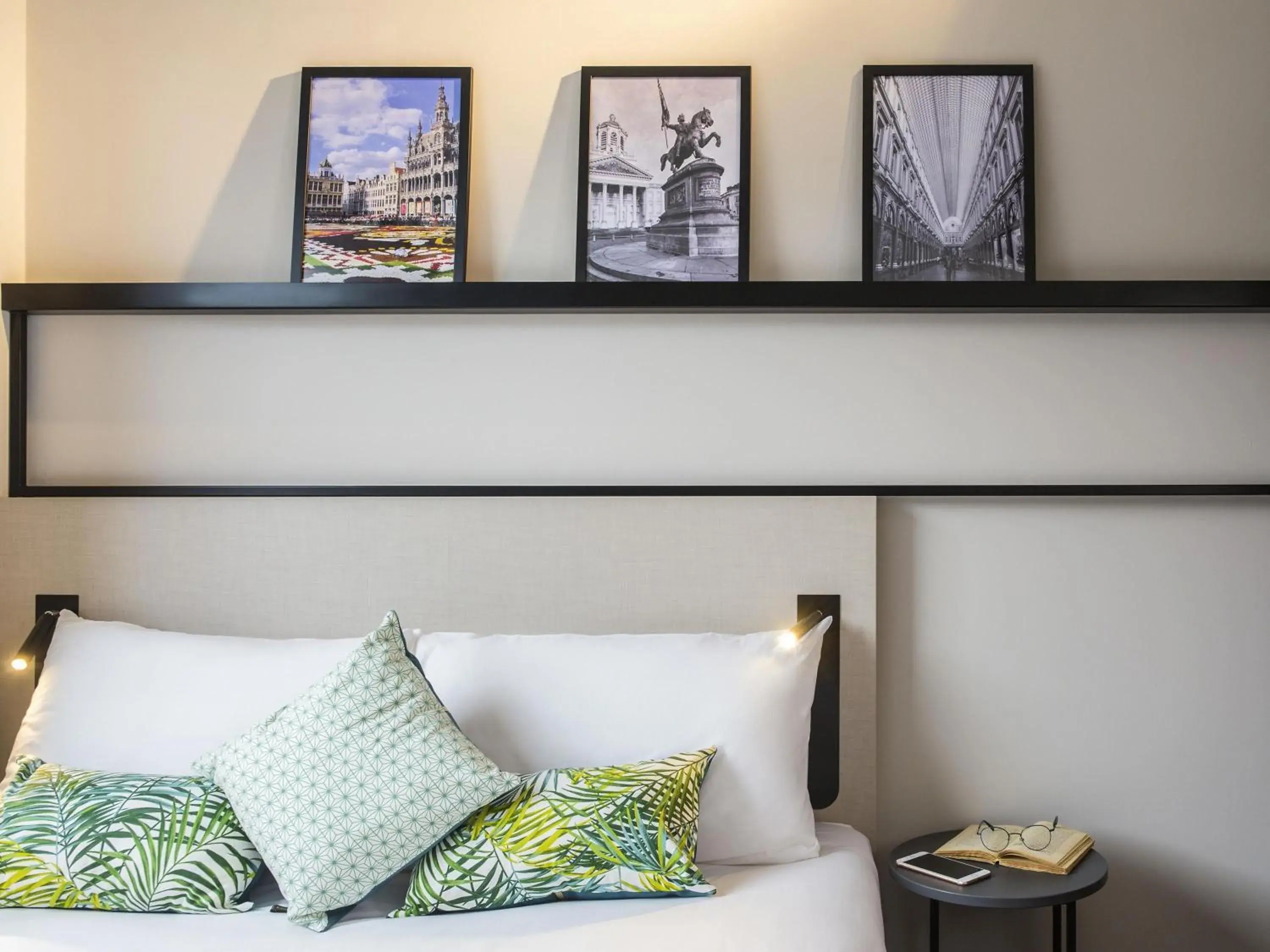 Bedroom, Bed in ibis Brussels Centre Chatelain Bedroom, Bed in ibis Brussels Centre Chatelain