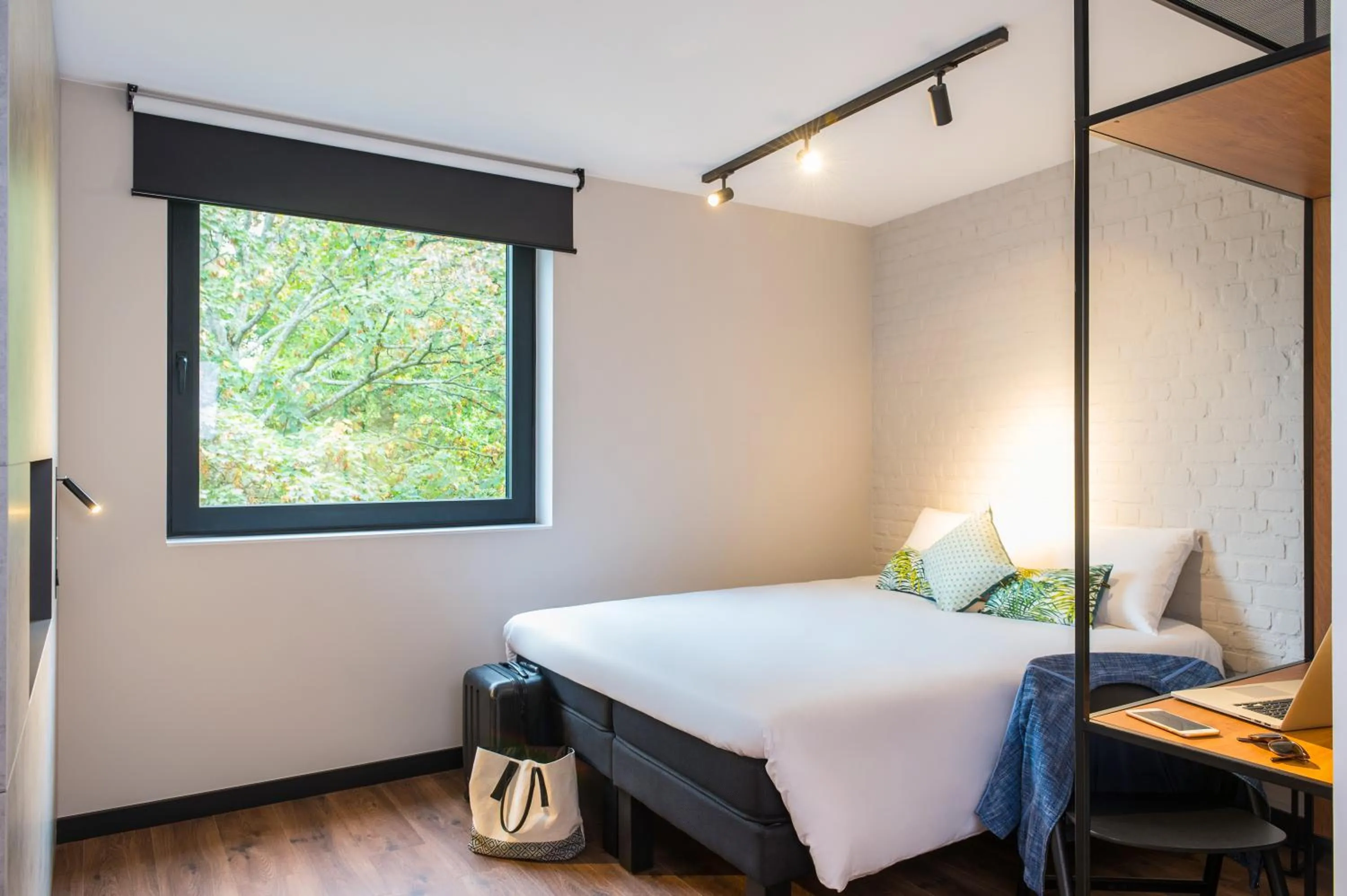 Garden view, Bed in ibis Brussels Centre Chatelain