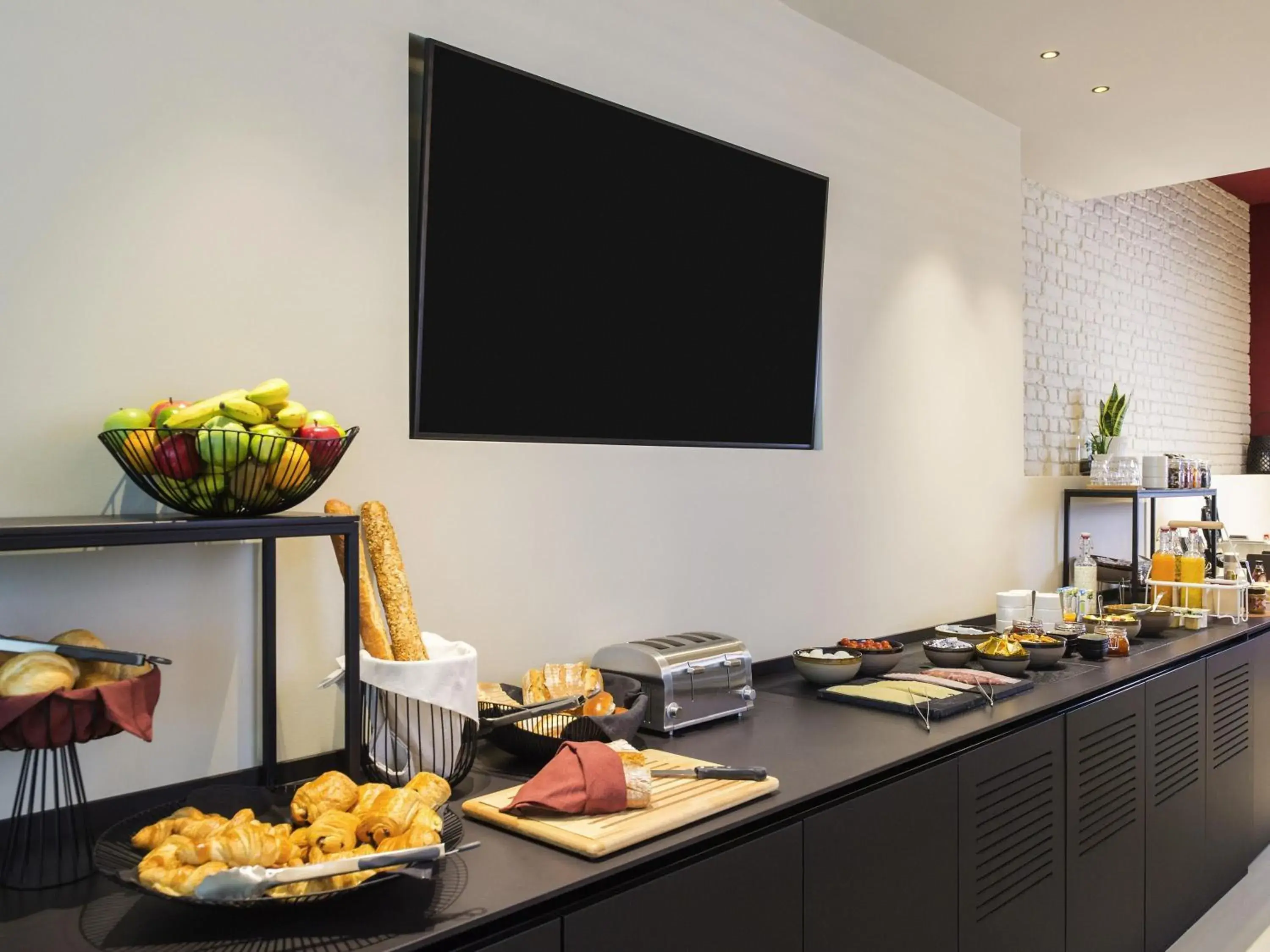 Breakfast in ibis Brussels Centre Chatelain Breakfast in ibis Brussels Centre Chatelain