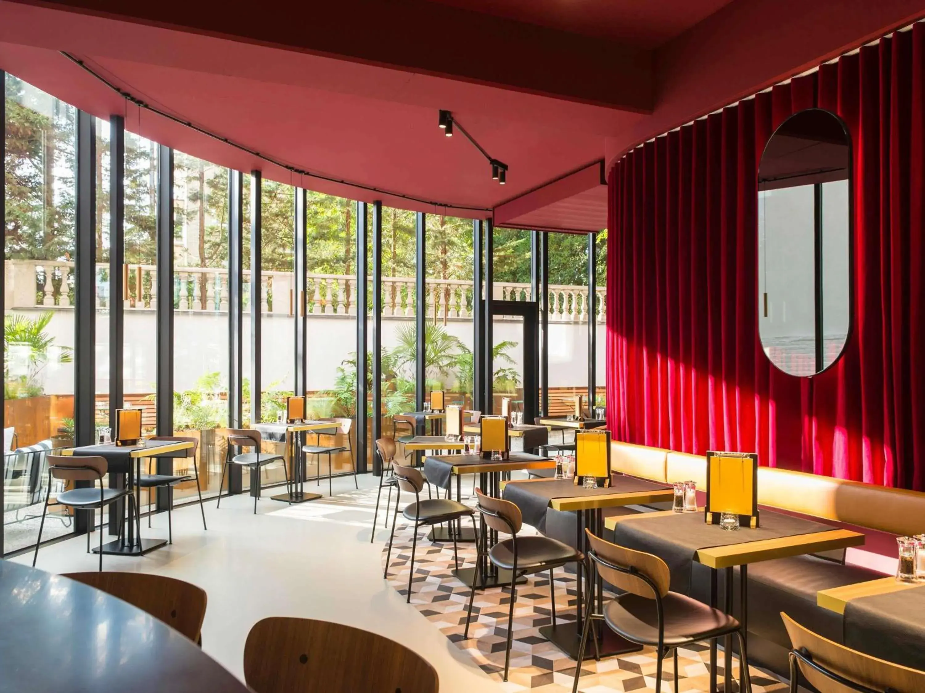 Property building in ibis Brussels Centre Chatelain Property building in ibis Brussels Centre Chatelain