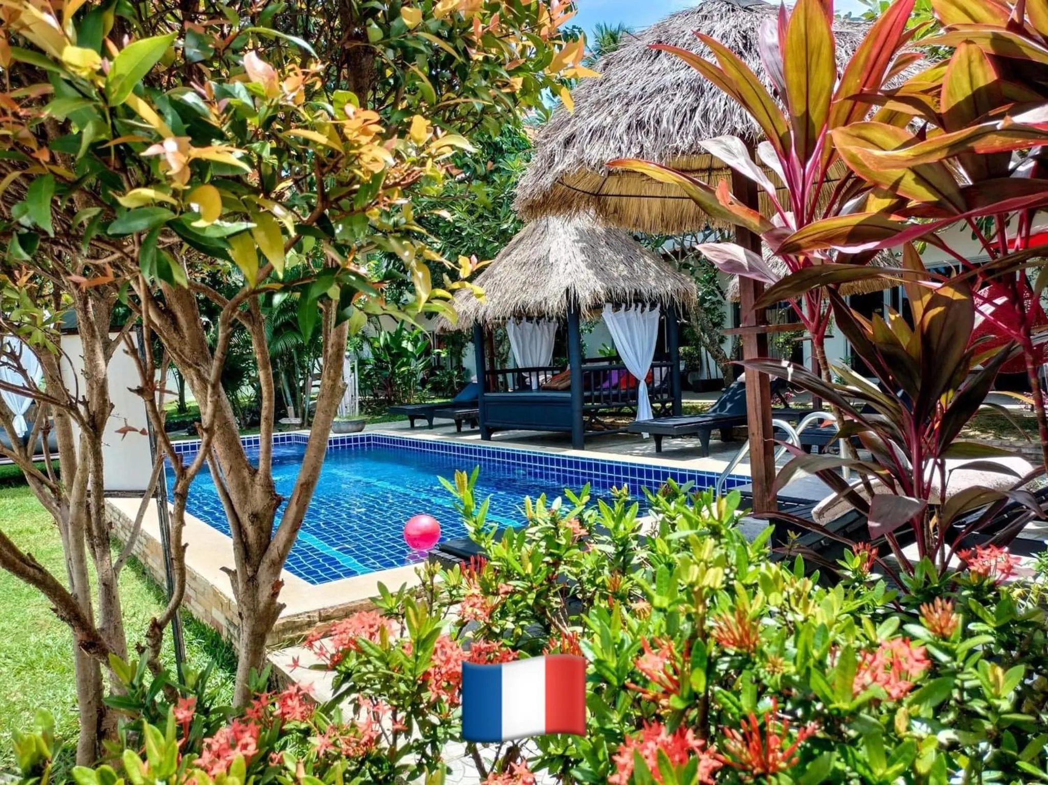 Swimming pool in Wirason Residence