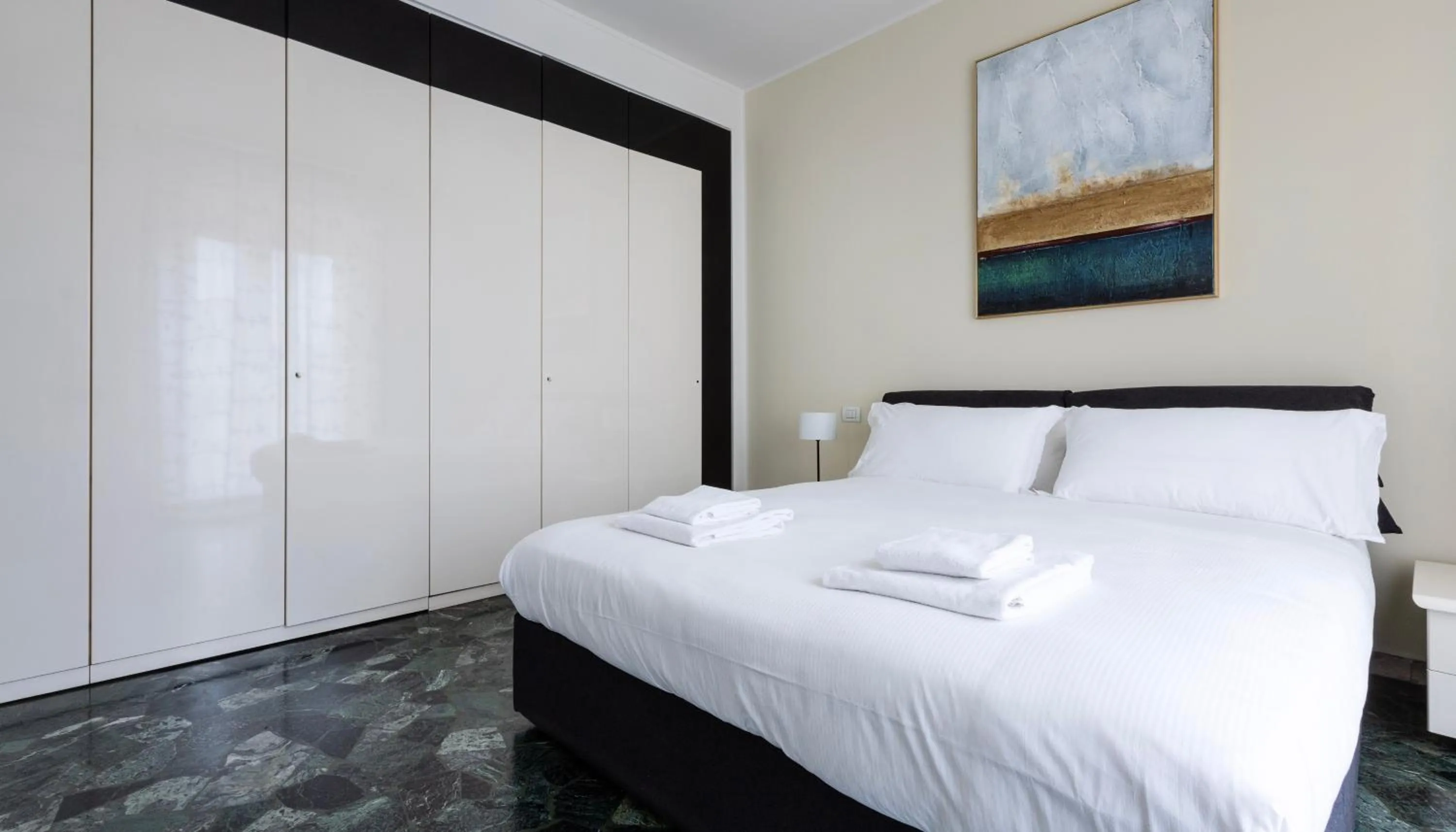 Photo of the whole room, Bed in Italianway Easy - Bonnet 5