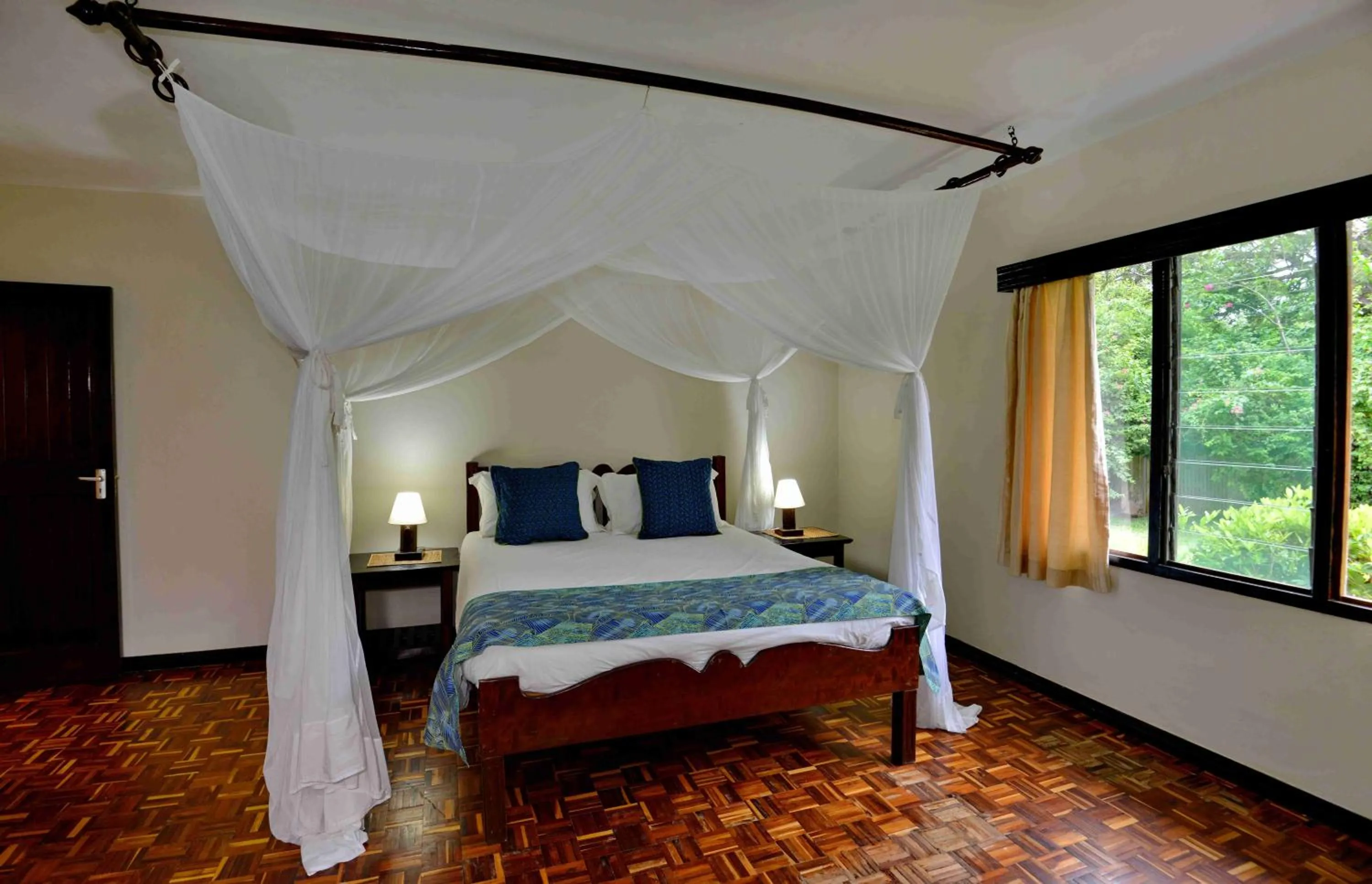 Bedroom, Bed in Mnarani Beach Club