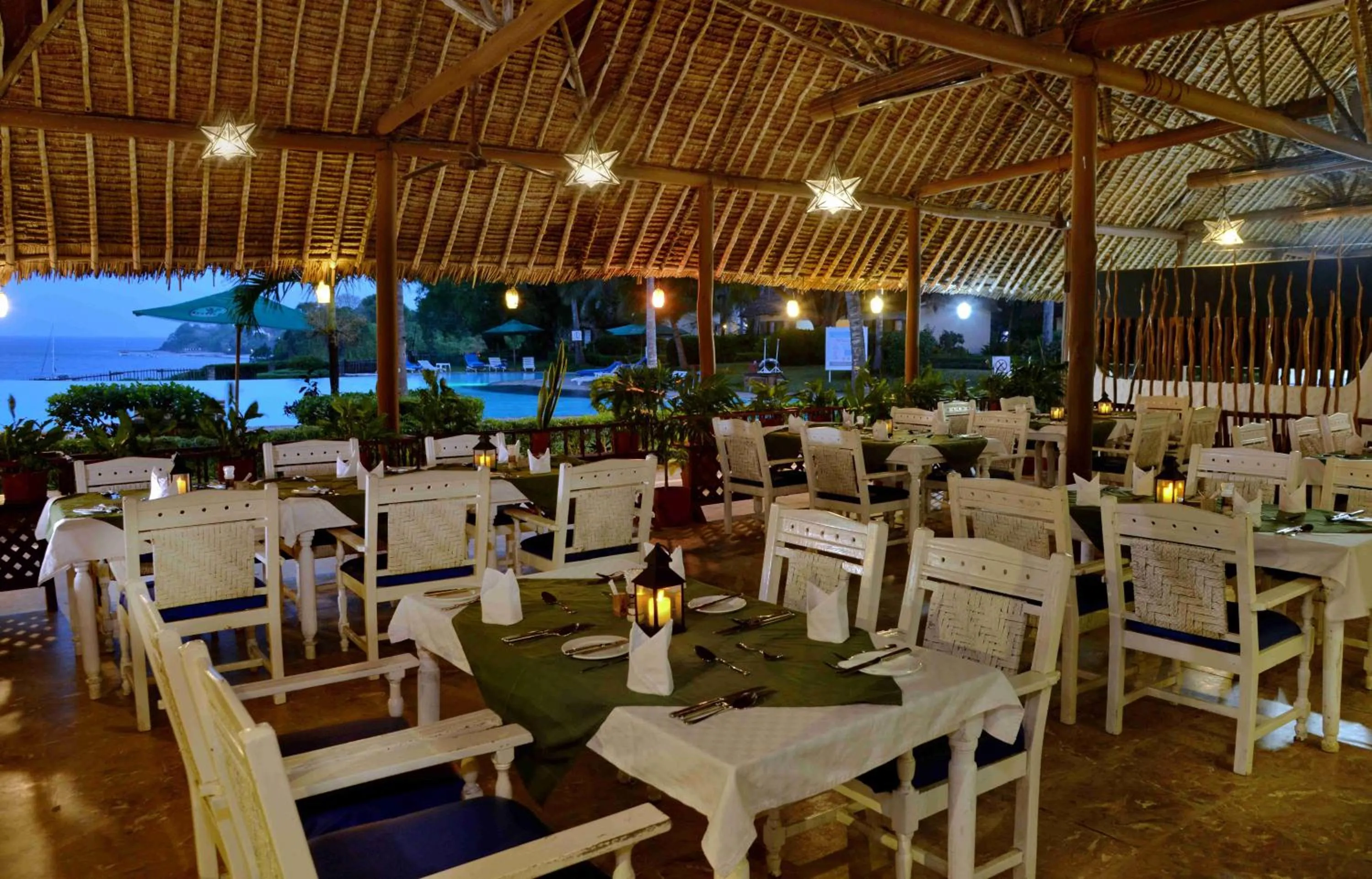 Restaurant/places to eat in Mnarani Beach Club