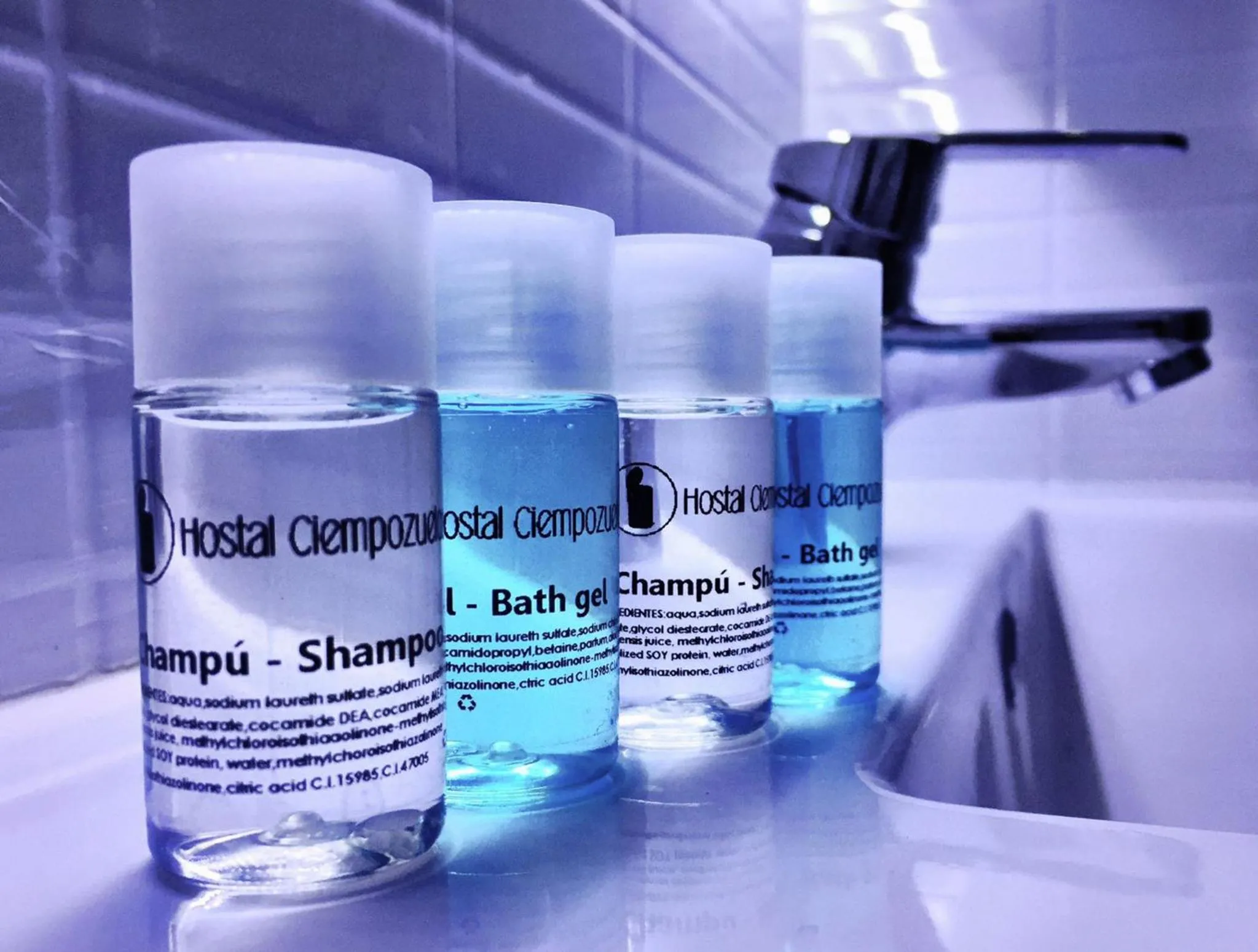 Shower in Hostal Ciempozuelos, cerca del Parque Warner y Madrid