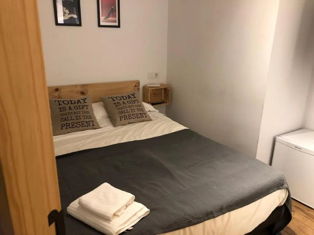 Bed in Hostal Ciempozuelos, cerca del Parque Warner y Madrid