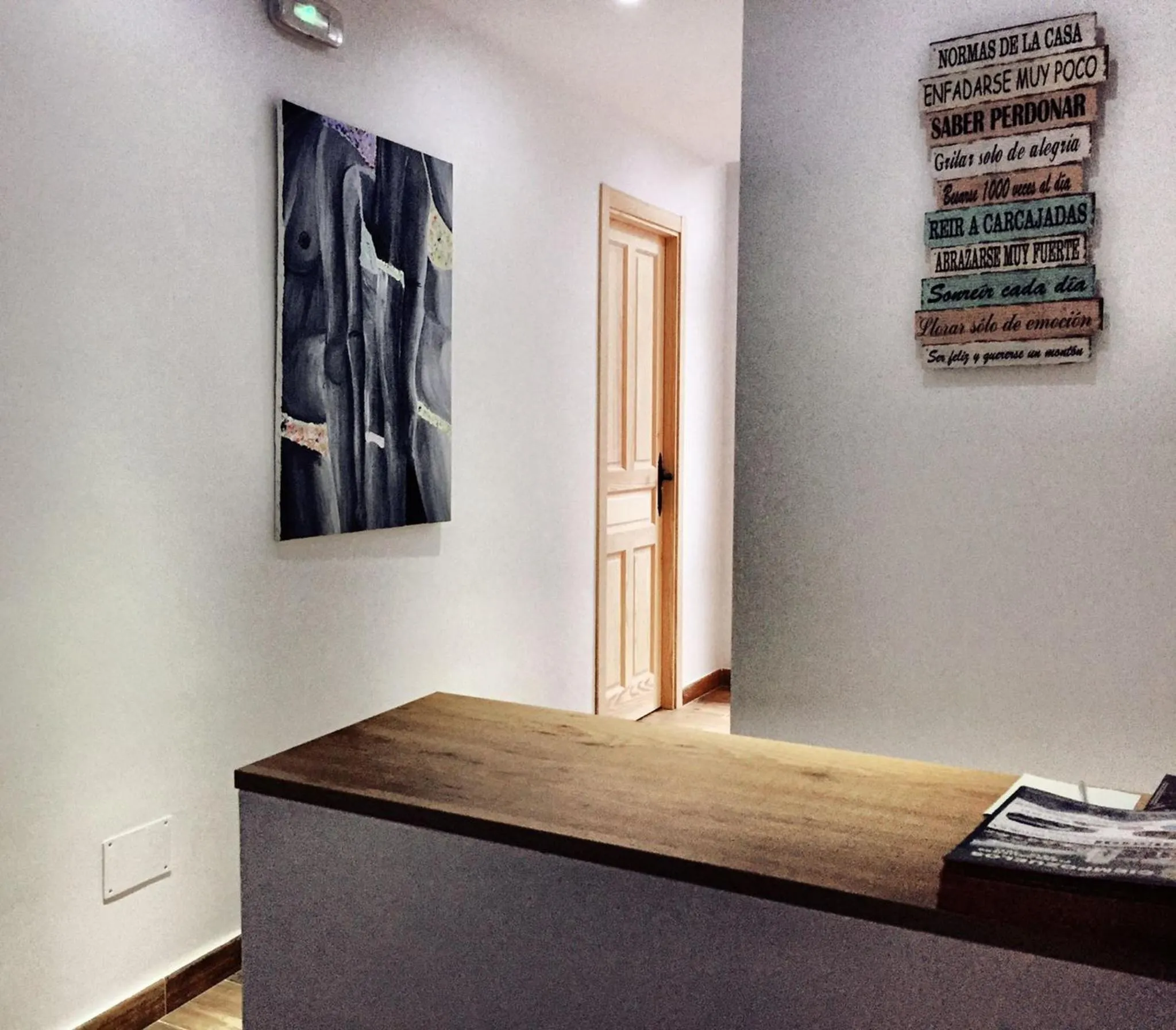 Lobby or reception in Hostal Ciempozuelos, cerca del Parque Warner y Madrid