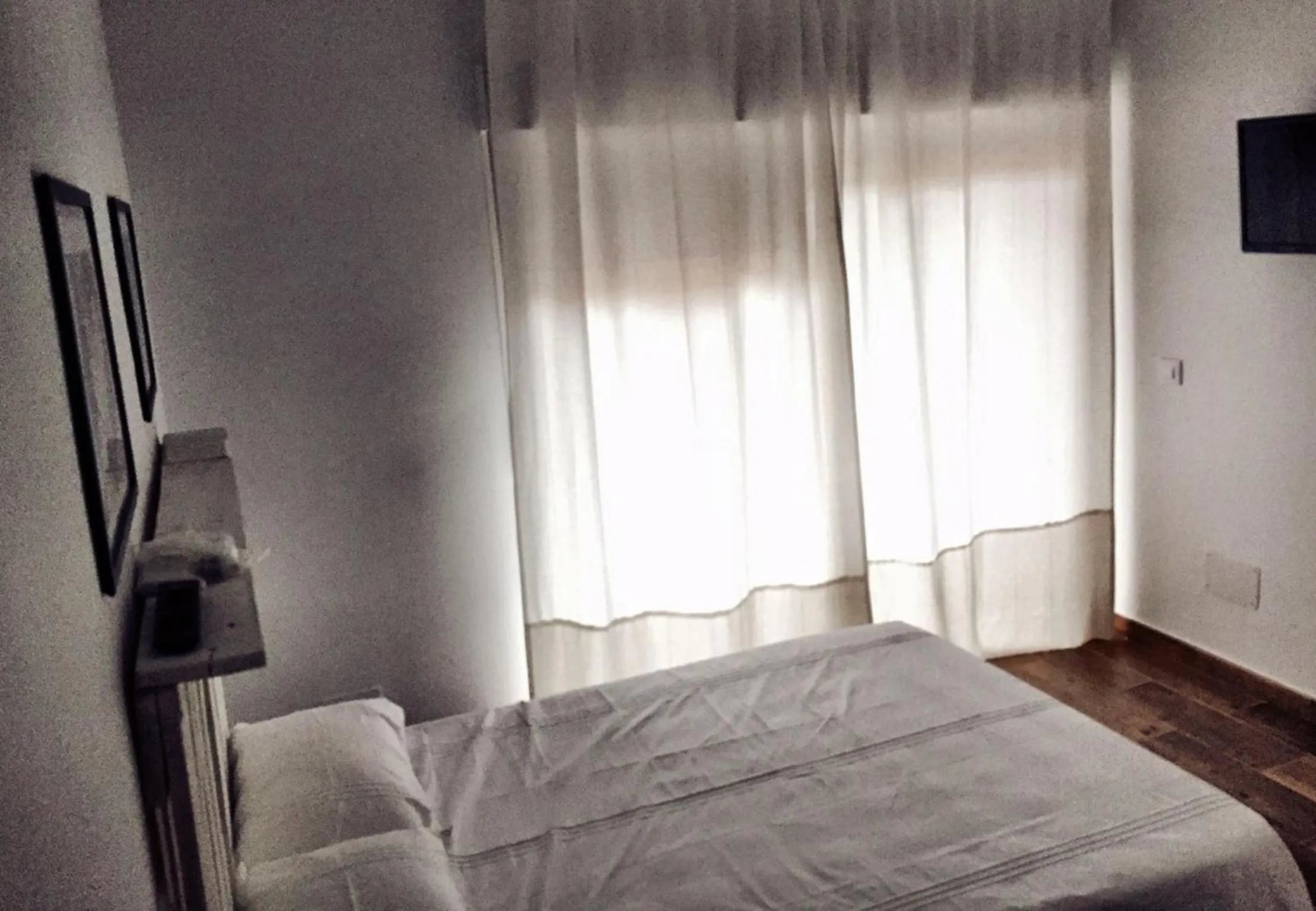 TV and multimedia, Bed in Hostal Ciempozuelos, cerca del Parque Warner y Madrid