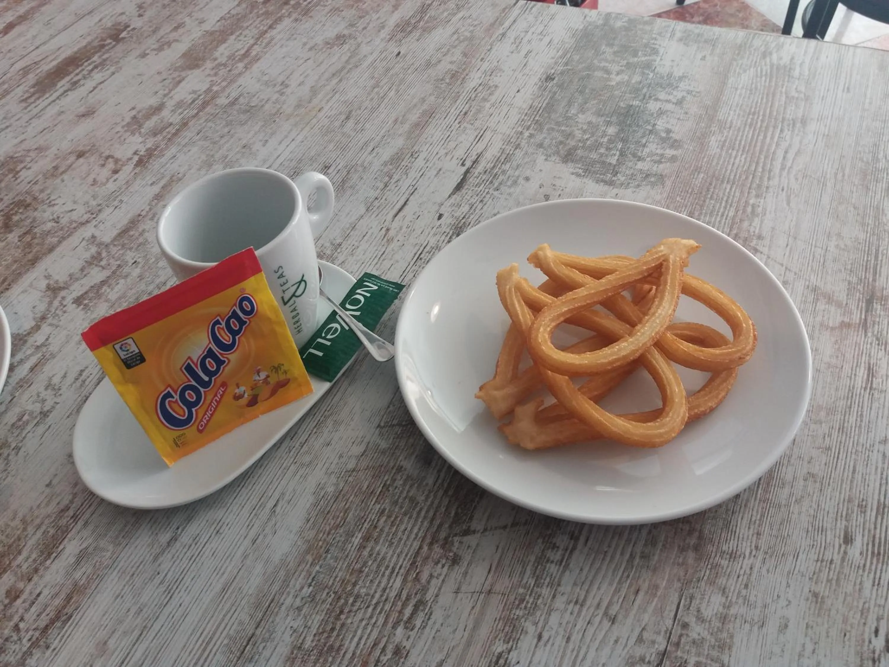 Restaurant/places to eat in Hostal Ciempozuelos, cerca del Parque Warner y Madrid