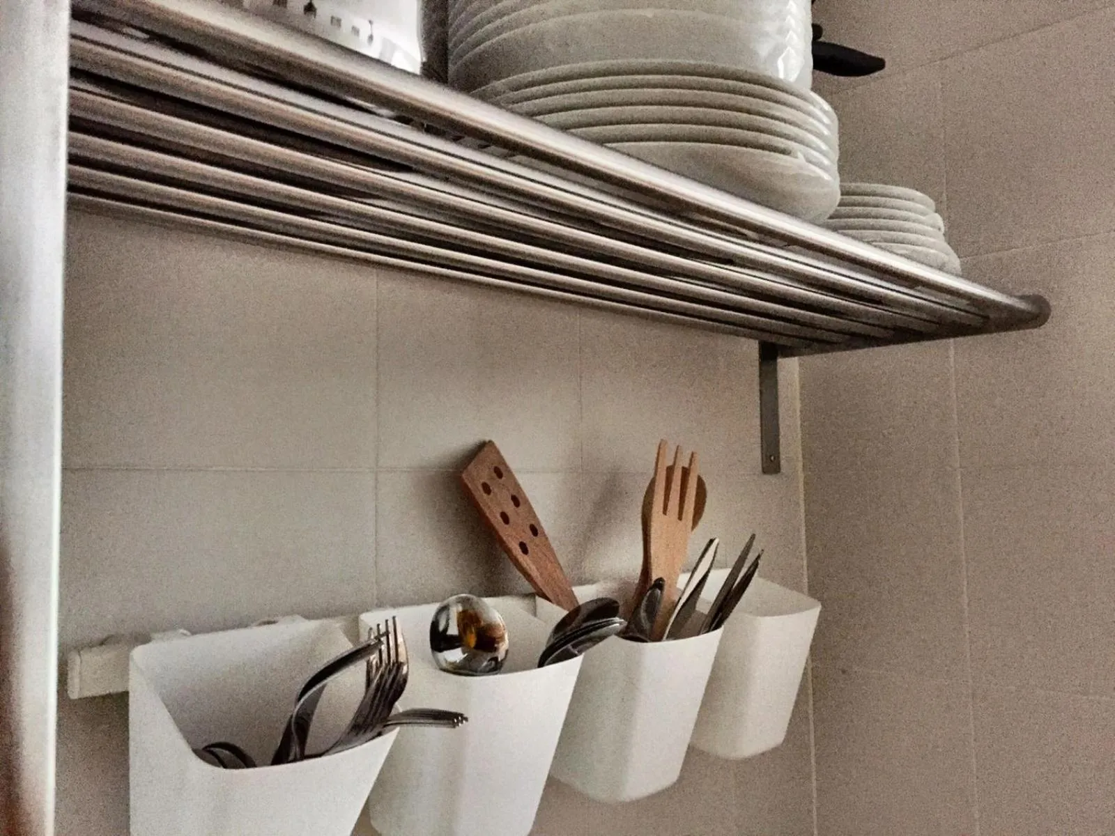 Kitchen or kitchenette in Hostal Ciempozuelos, cerca del Parque Warner y Madrid