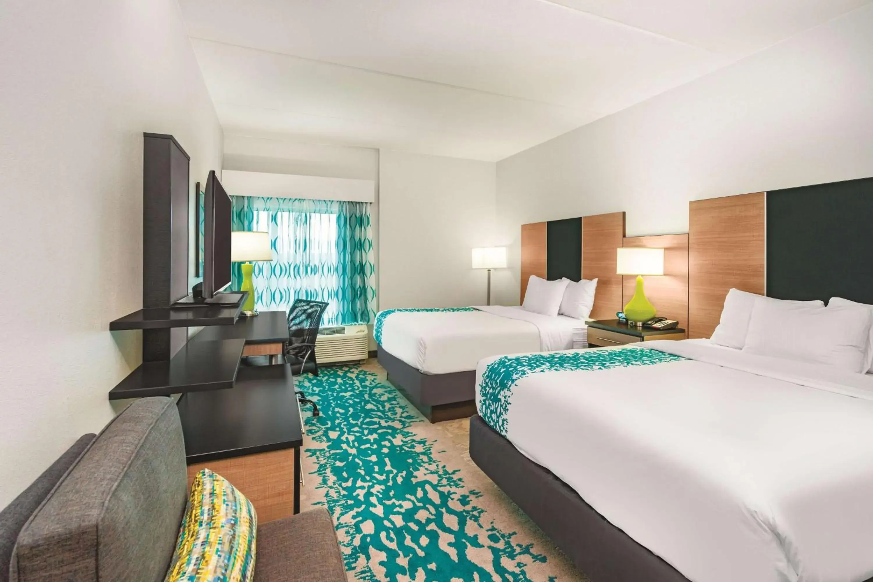 Queen Room with Two Queen Beds and Bath Tub - Mobility/Hearing Access - Non-Smoking in La Quinta by Wyndham Cleveland TN Queen Room with Two Queen Beds and Bath Tub - Mobility/Hearing Access - Non-Smoking in La Quinta by Wyndham Cleveland TN