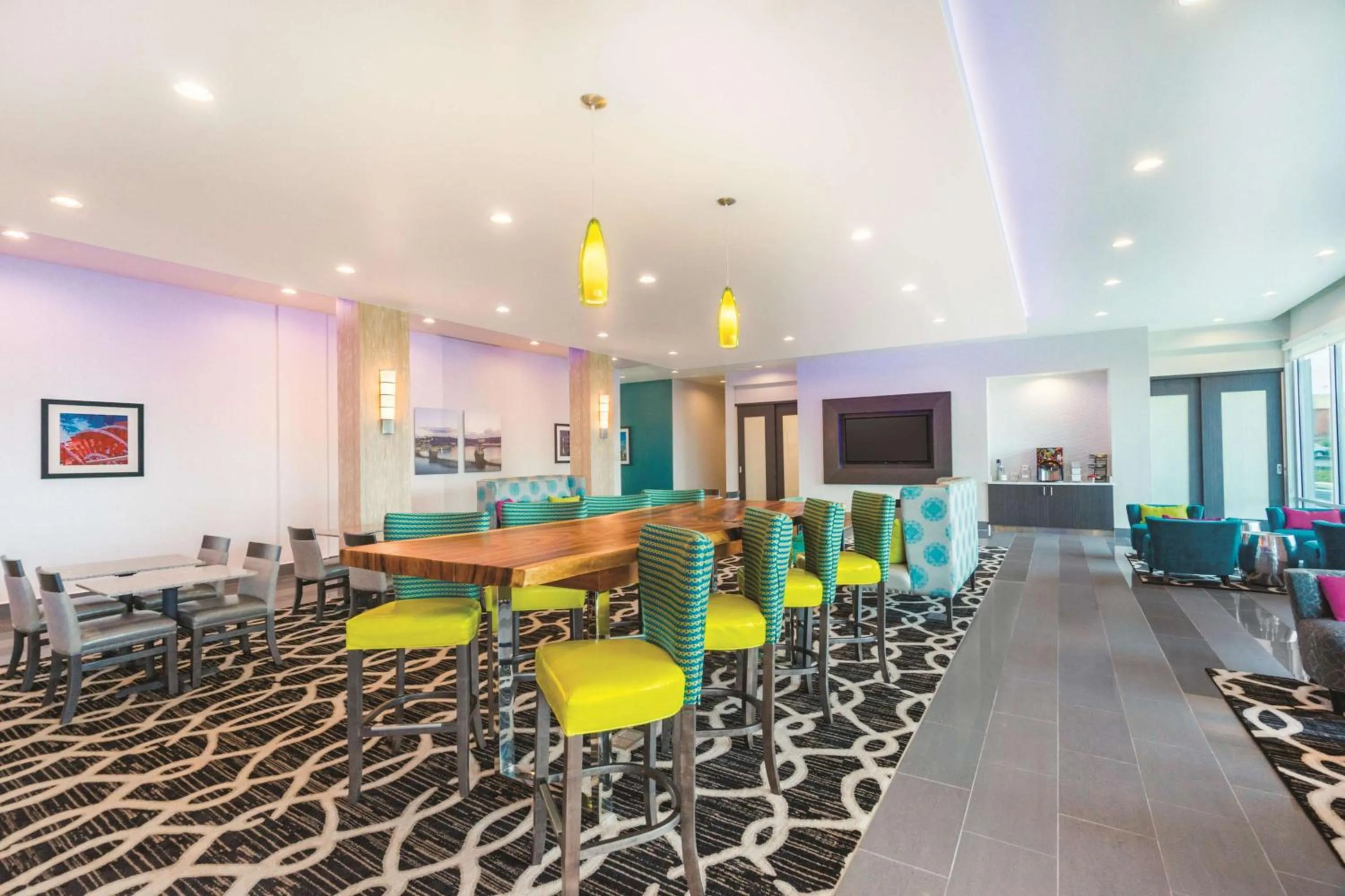 Restaurant/places to eat in La Quinta by Wyndham Cleveland TN