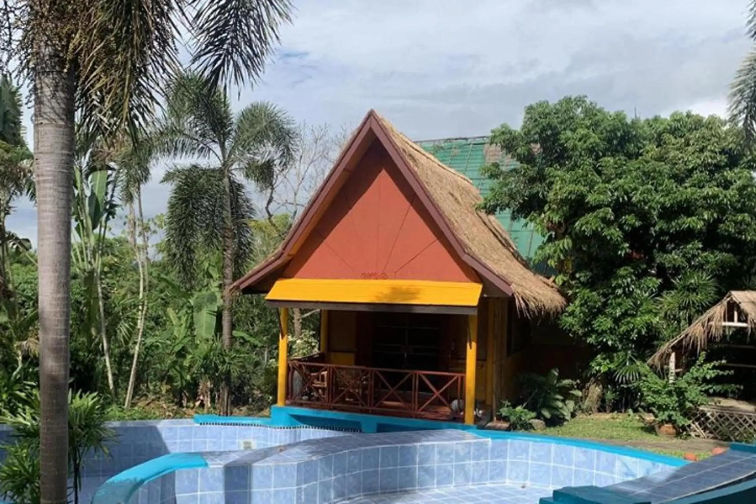 Property building in Old Tree's House Property building in Old Tree's House