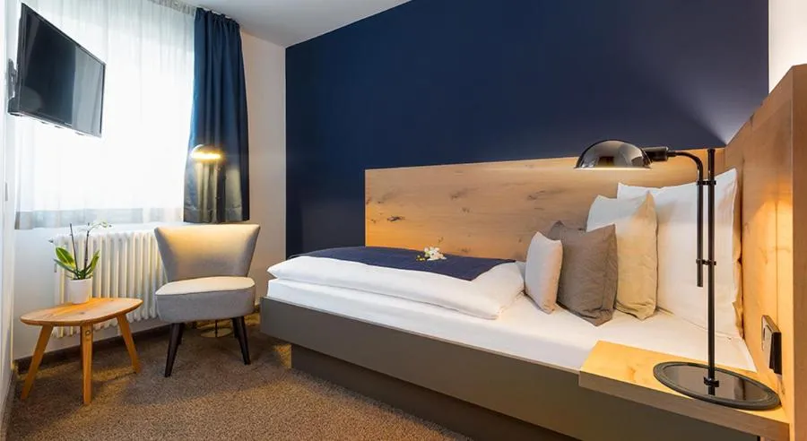 Decorative detail, Bed in Bischoffs Hotel