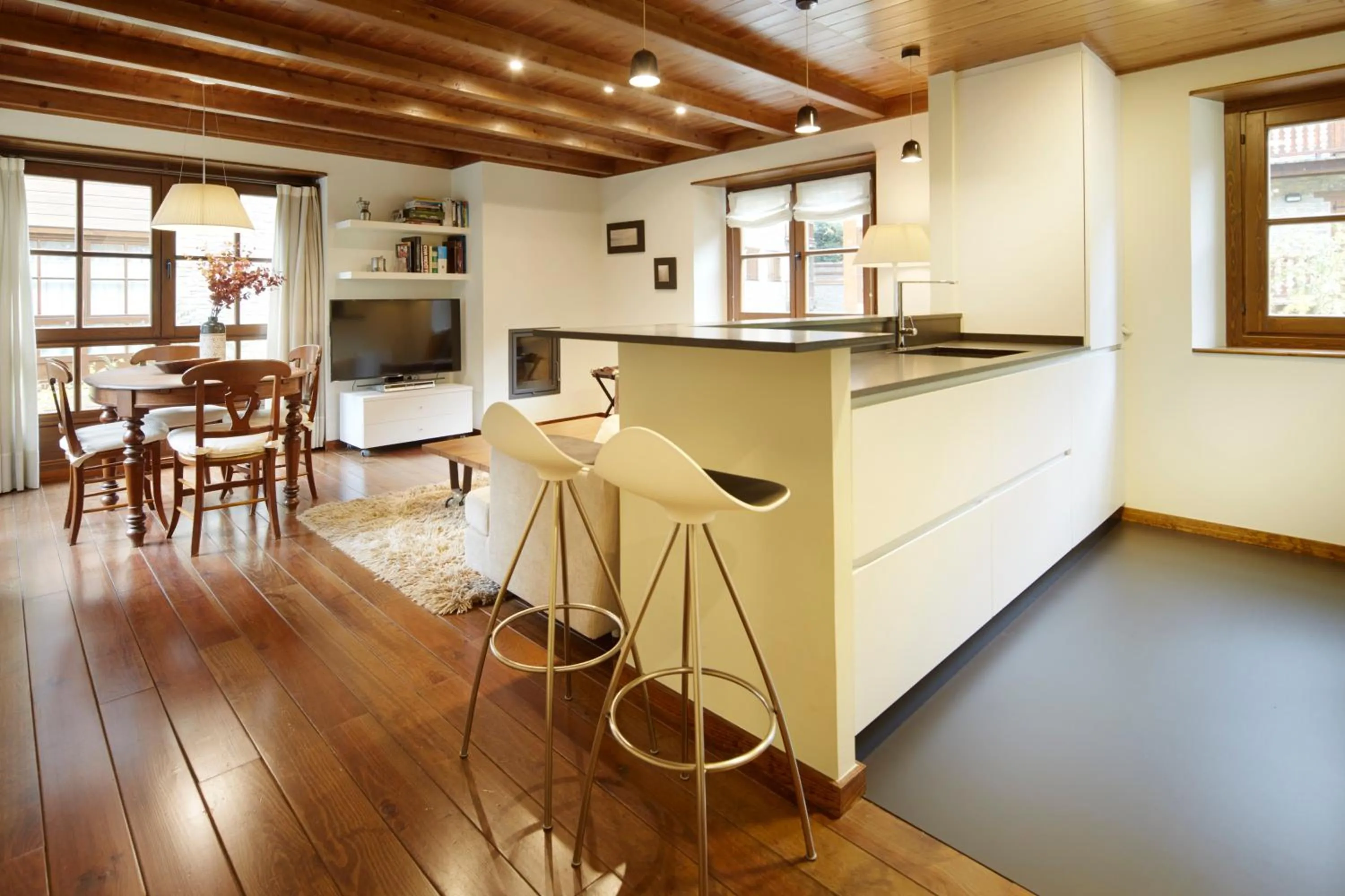 Kitchen or kitchenette in Val de Ruda Luxe 6 by FeelFree Rentals