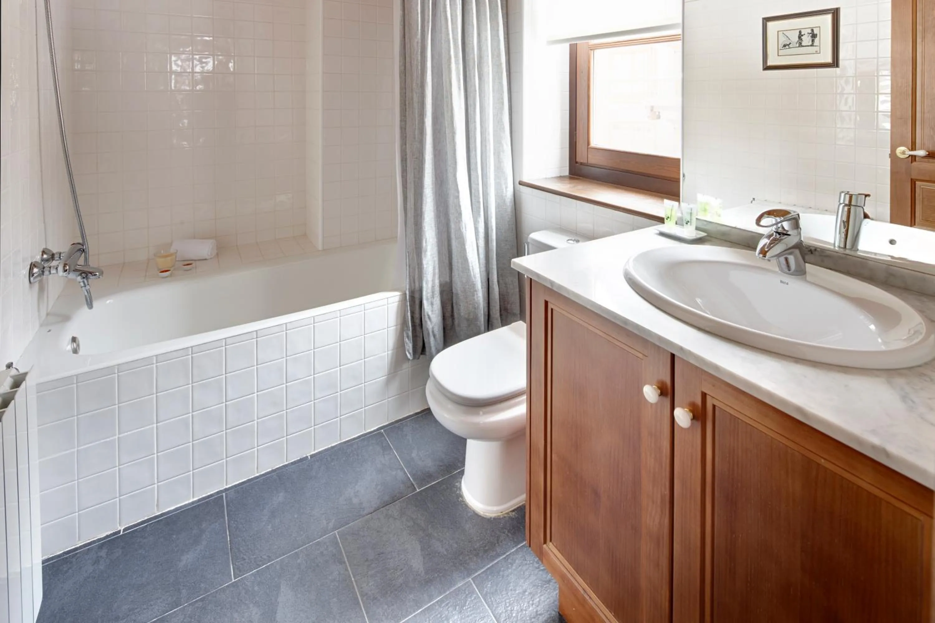 Bathroom in Val de Ruda Luxe 6 by FeelFree Rentals