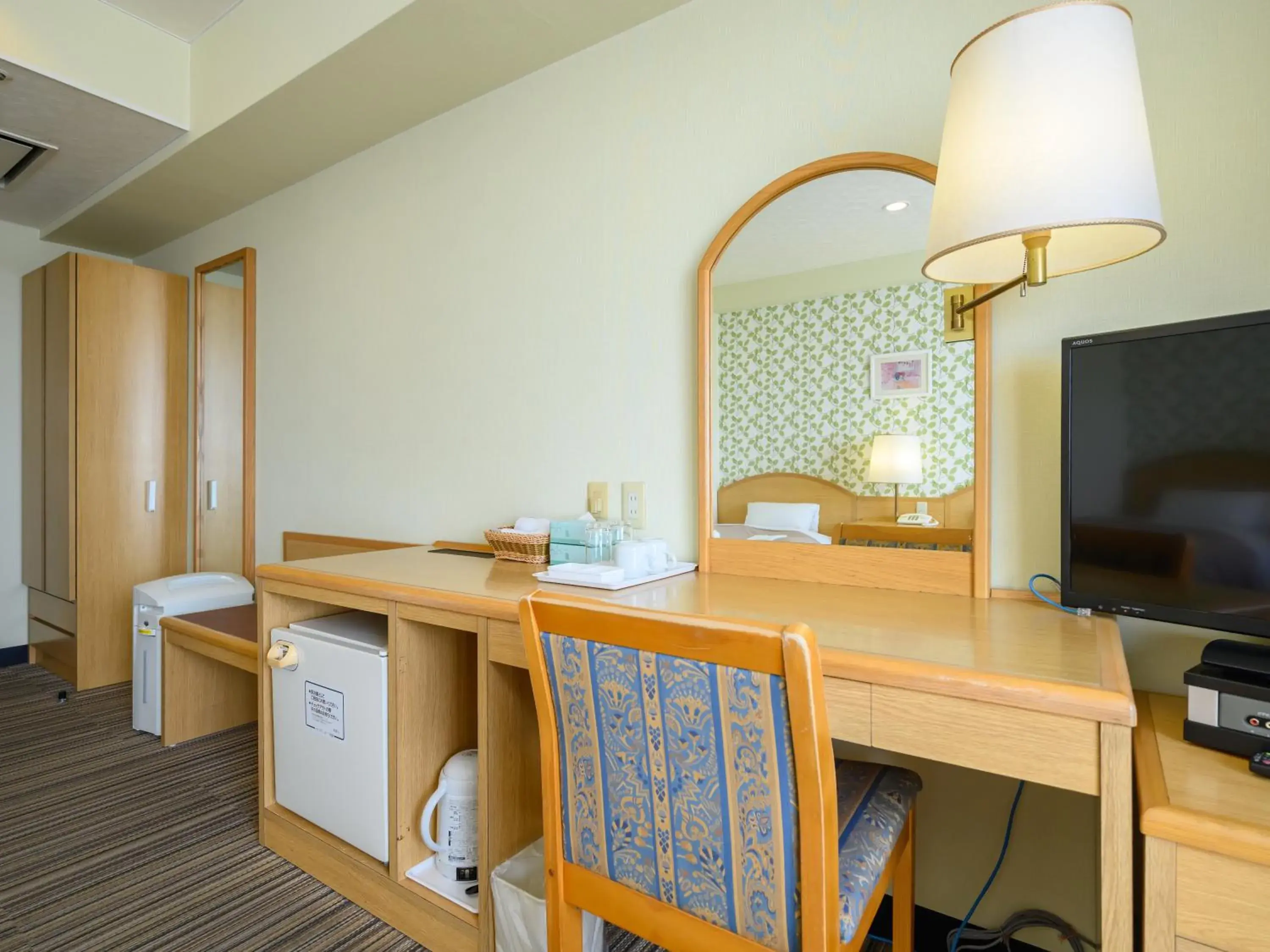 Twin Room - Non-Smoking in Hotel Green Park Suzuka Twin Room - Non-Smoking in Hotel Green Park Suzuka