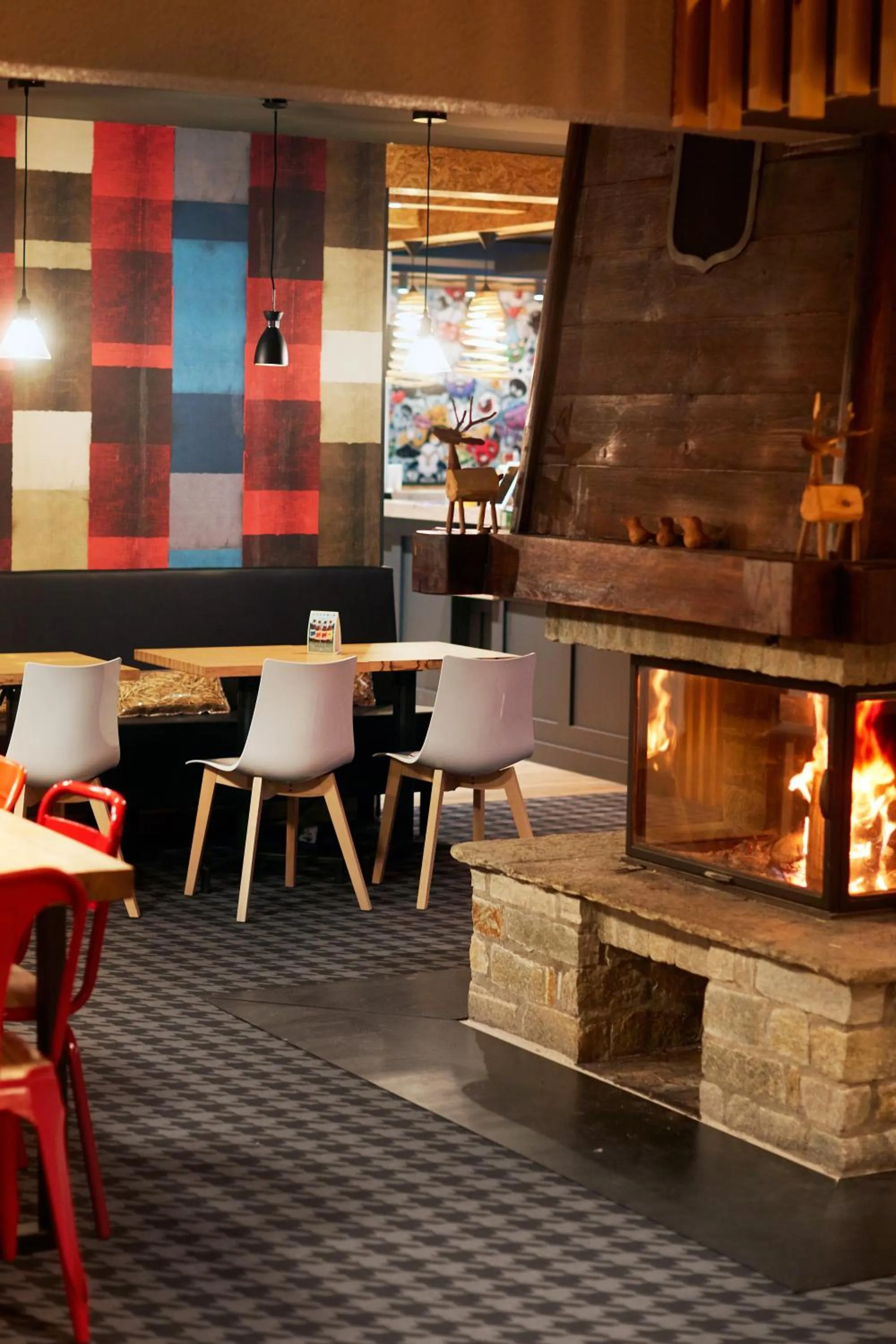 Restaurant/places to eat in Moontain Hostel