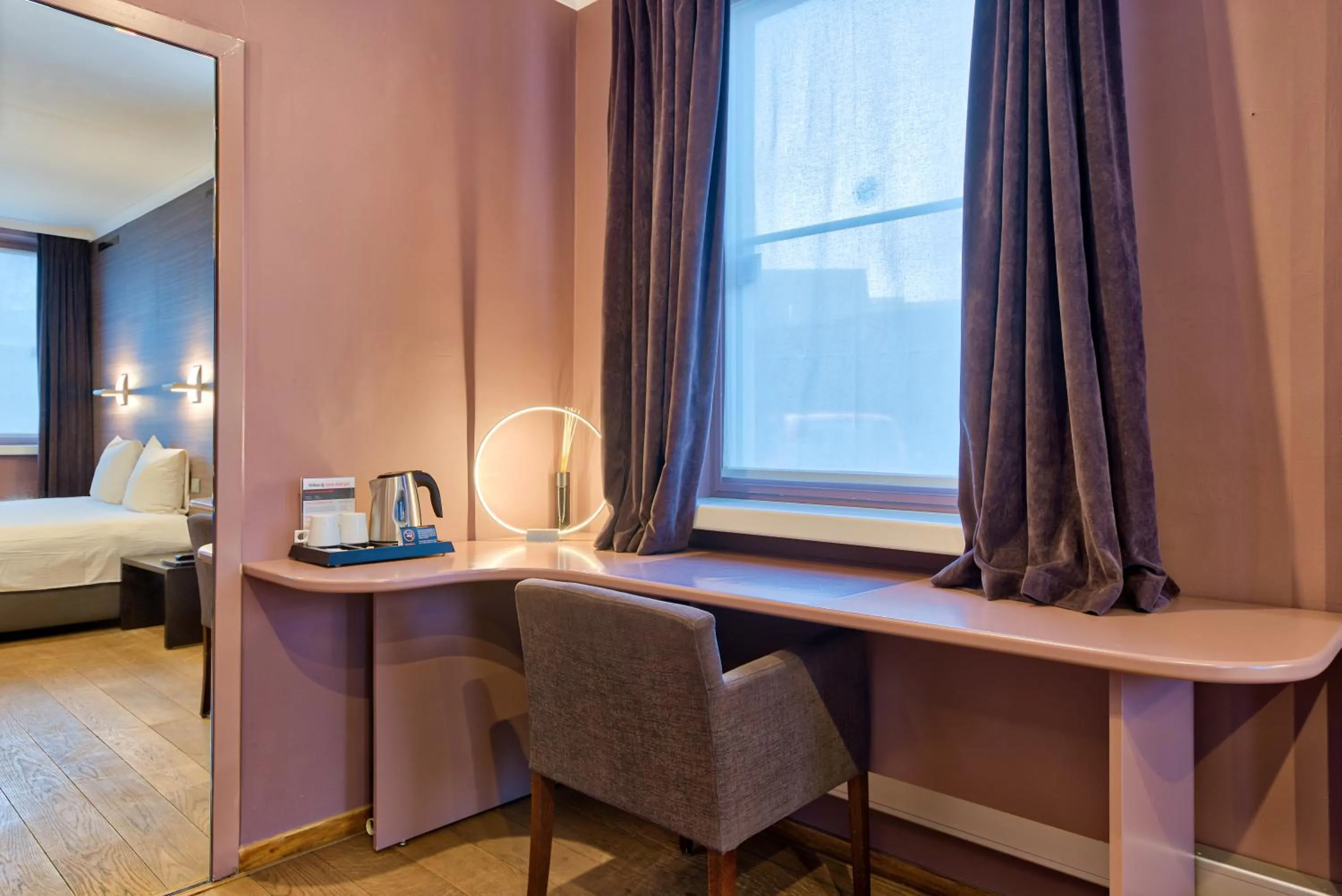 Coffee/tea facilities, Bed in Hotel Astoria Gent