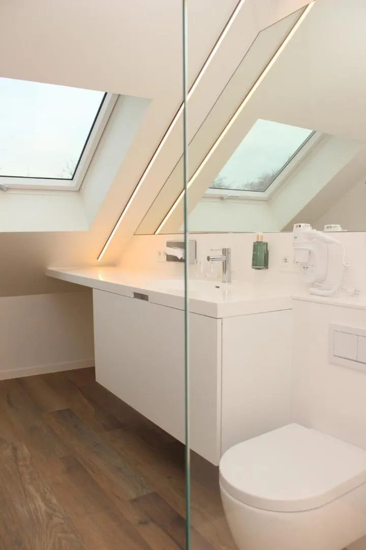 Shower in Hotel Astoria Gent