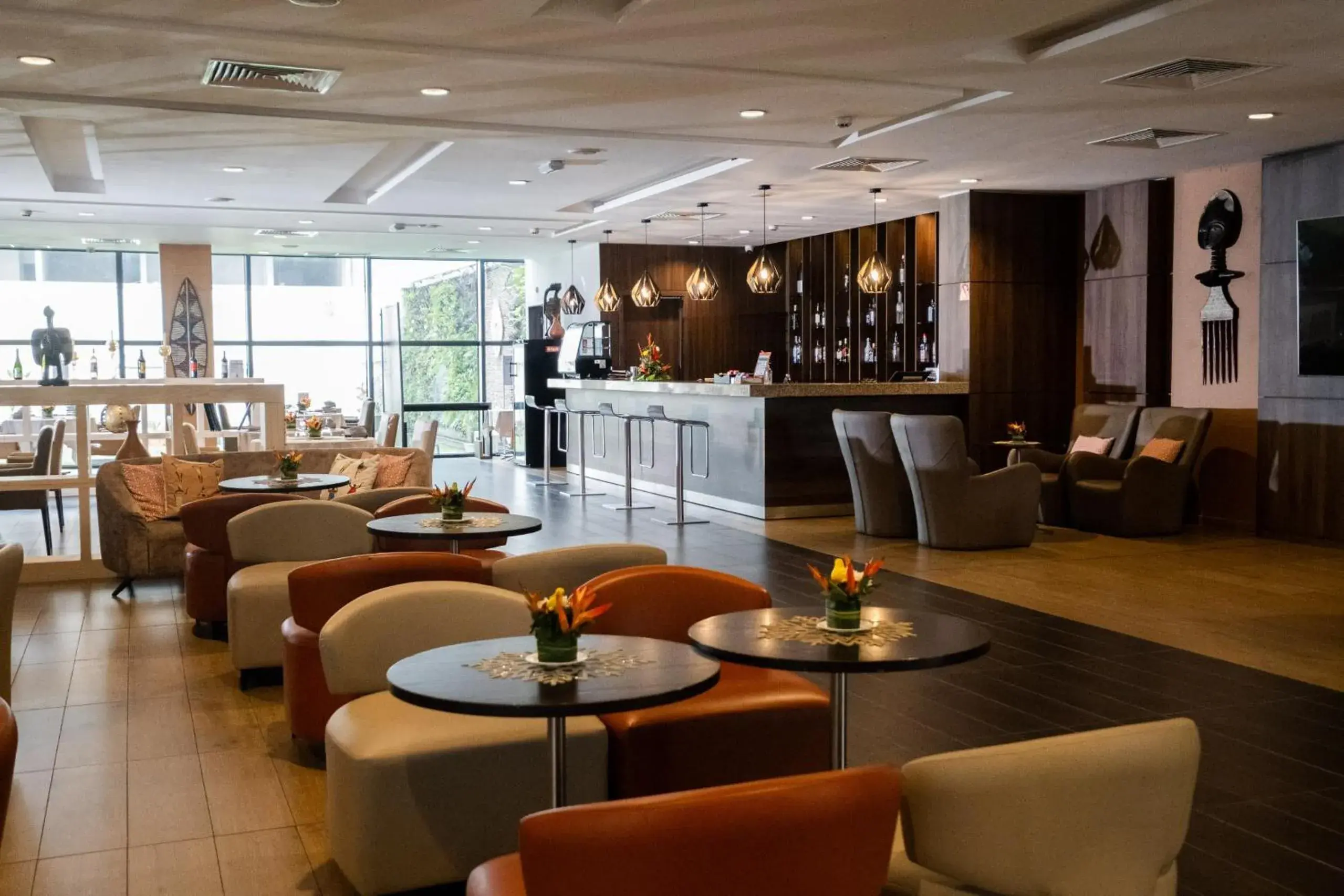 Lounge or bar in Azalaï Hôtel Abidjan Lounge or bar in Azalaï Hôtel Abidjan