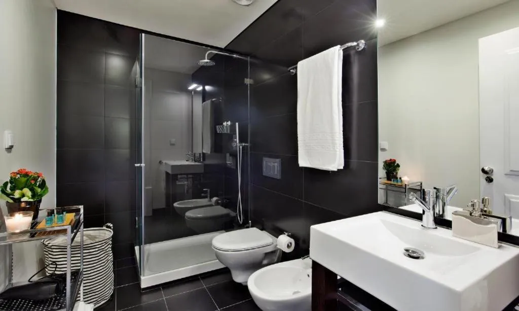Bathroom in Lisbon Five Stars Apartments Bica