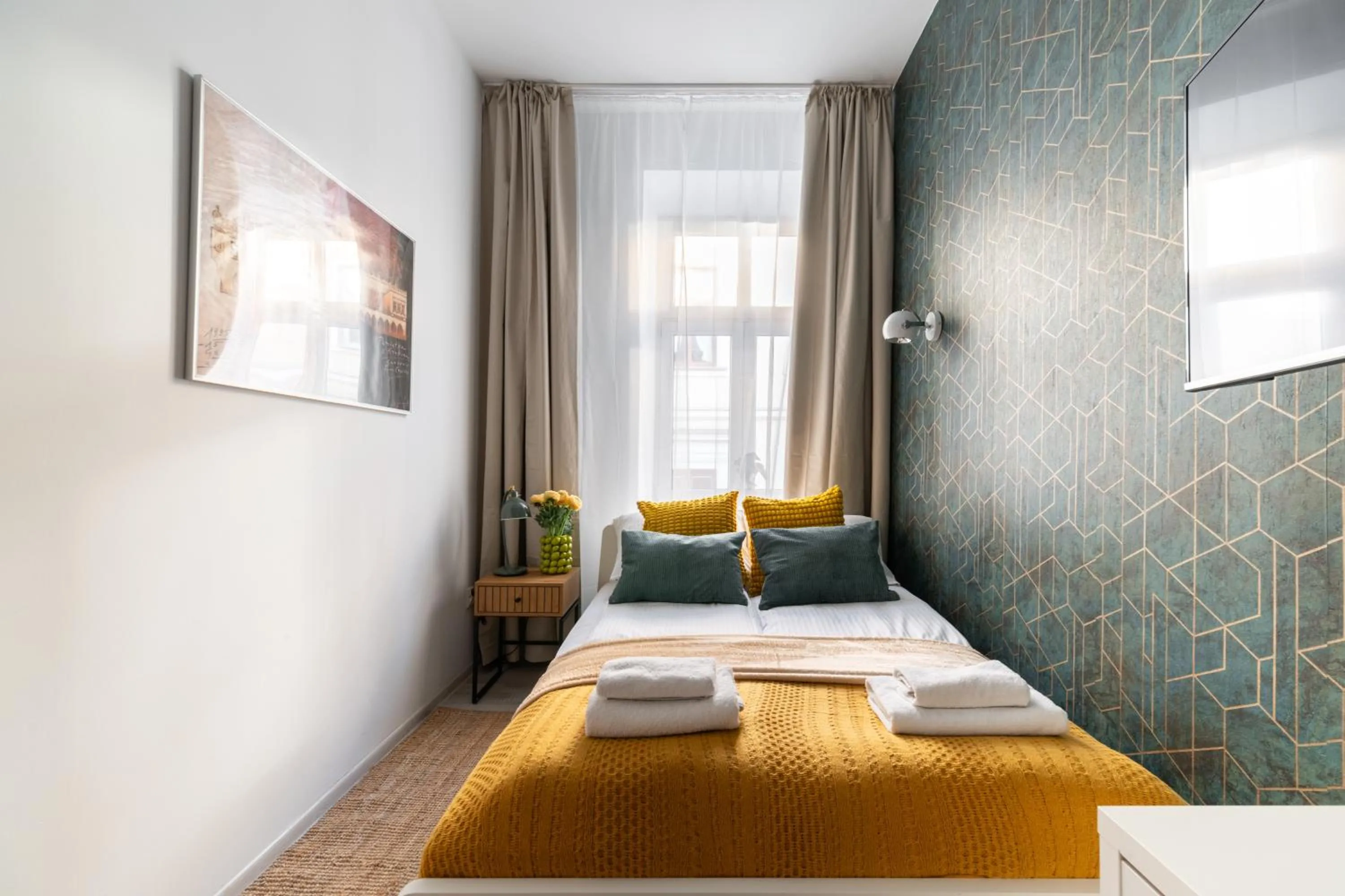 TV and multimedia, Bed in Horizon Apartments - Plac Nowy