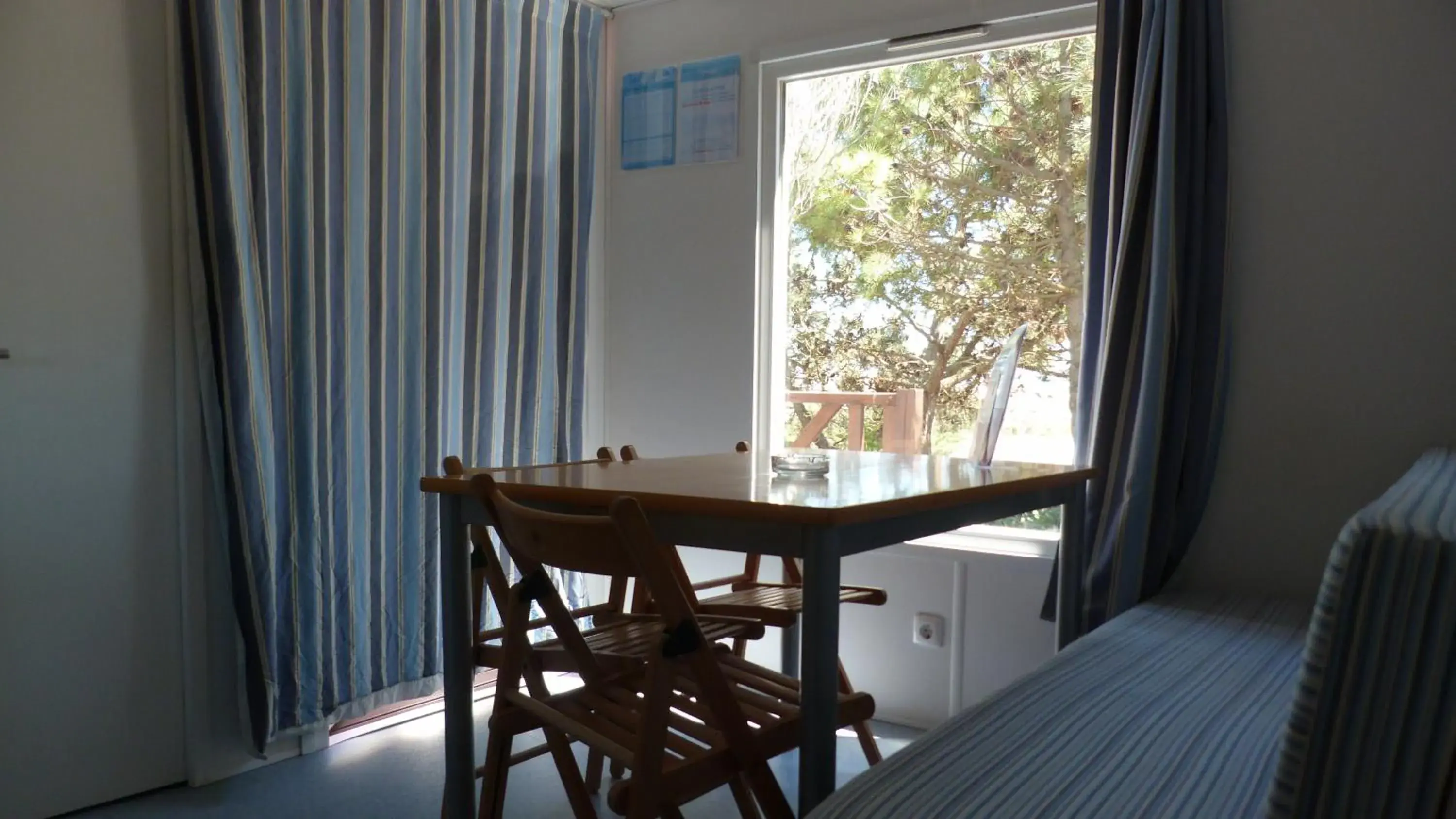 Living room in Parque de Campismo Orbitur Sagres Living room in Parque de Campismo Orbitur Sagres