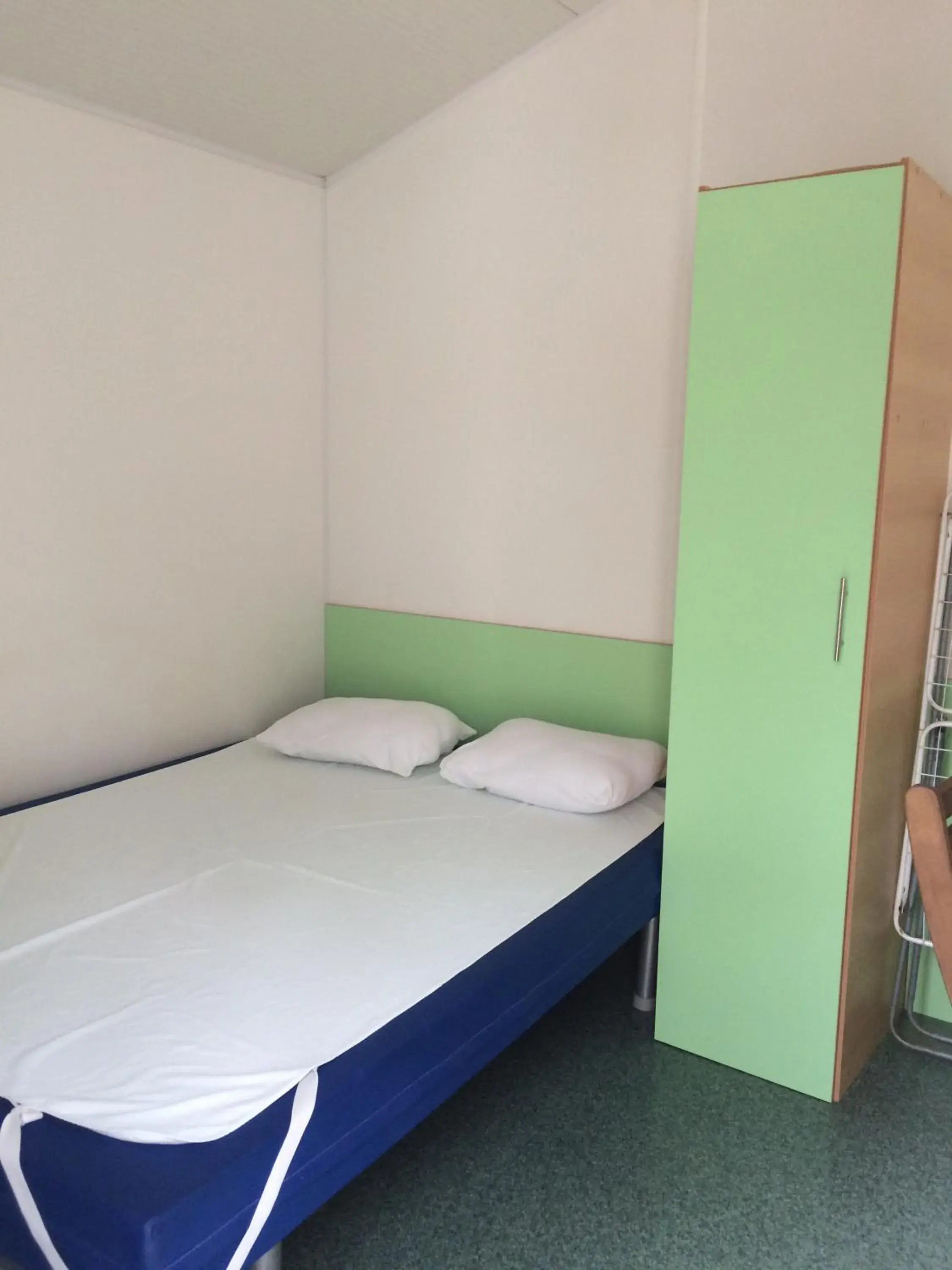 Bedroom, Bed in Parque de Campismo Orbitur Valado Bedroom, Bed in Parque de Campismo Orbitur Valado