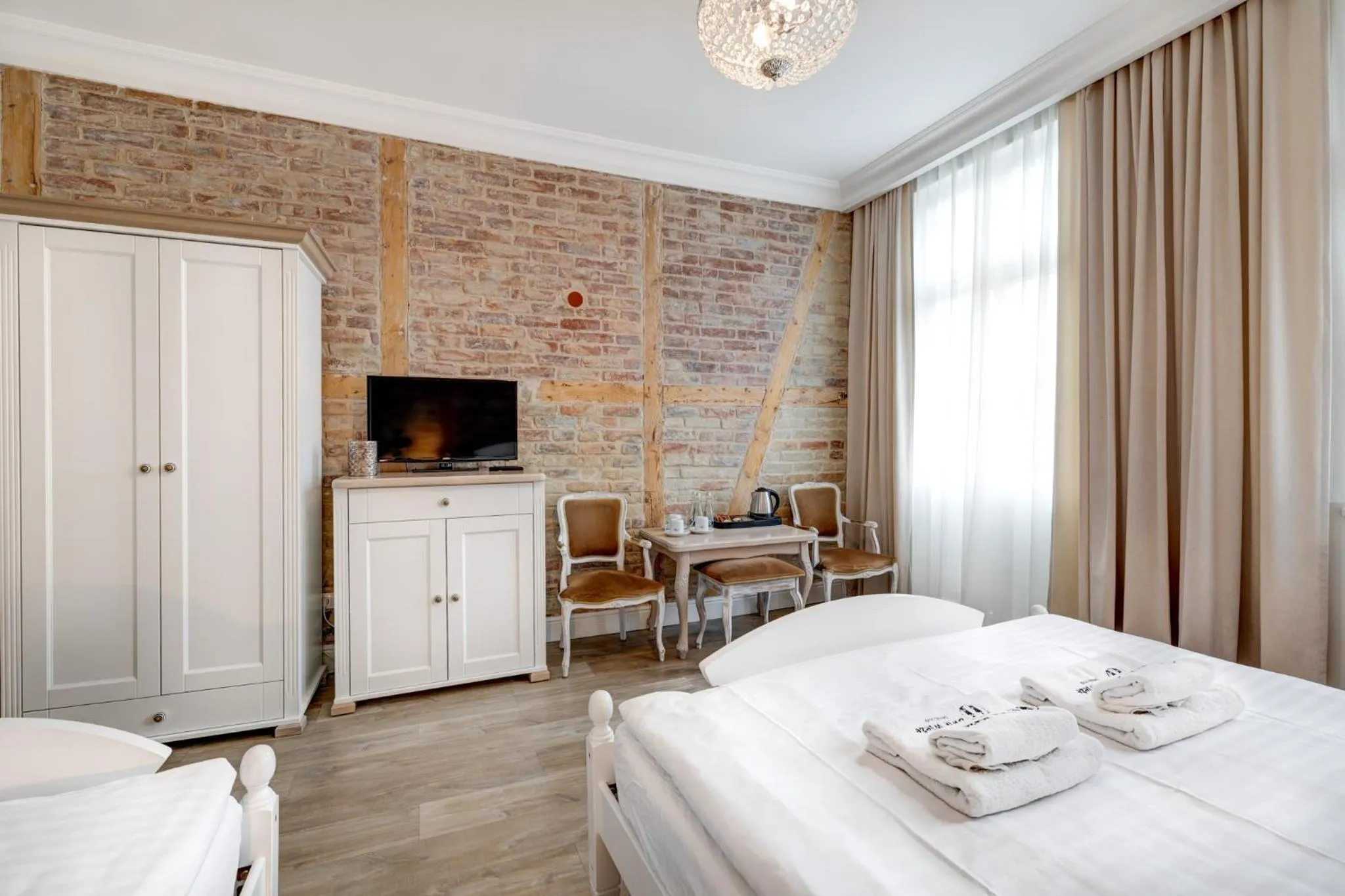 Other, Bed in Dwie Wieże