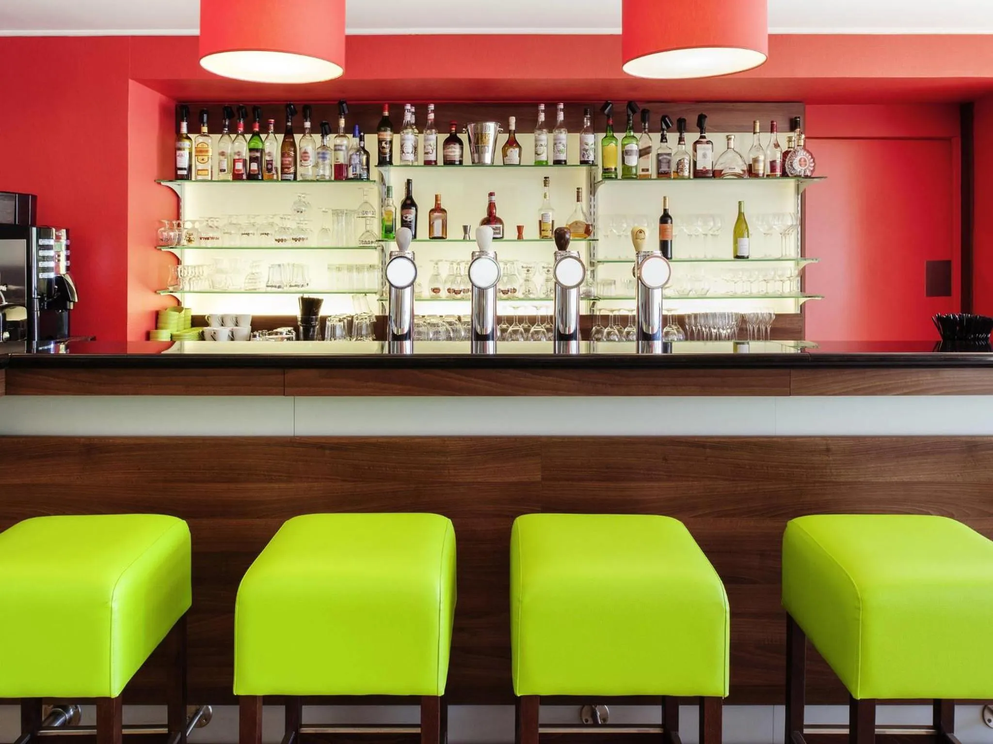 Lounge or bar in ibis Styles Louvain-la-Neuve Hotel and Events