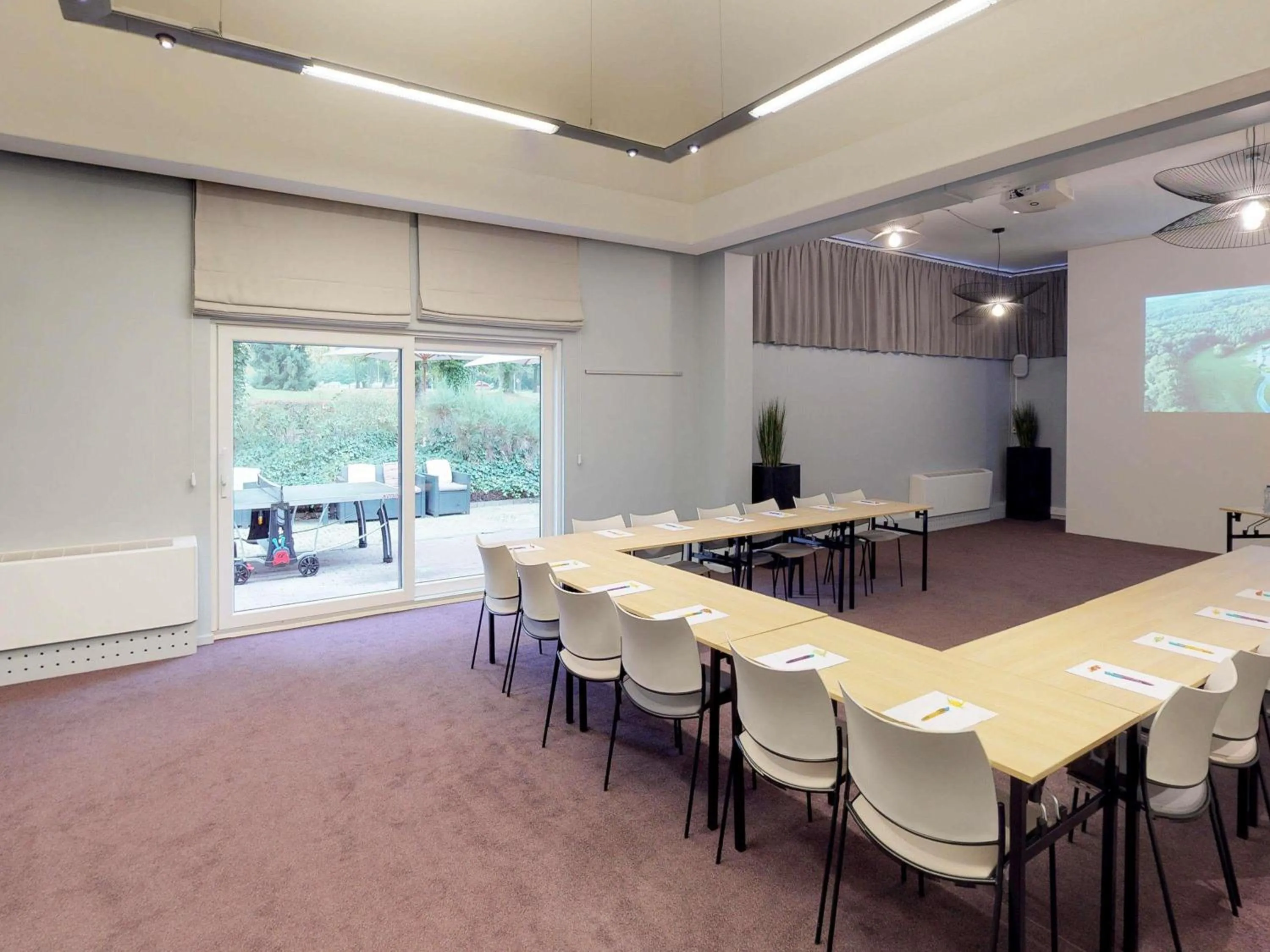 Meeting/conference room in ibis Styles Louvain-la-Neuve Hotel and Events