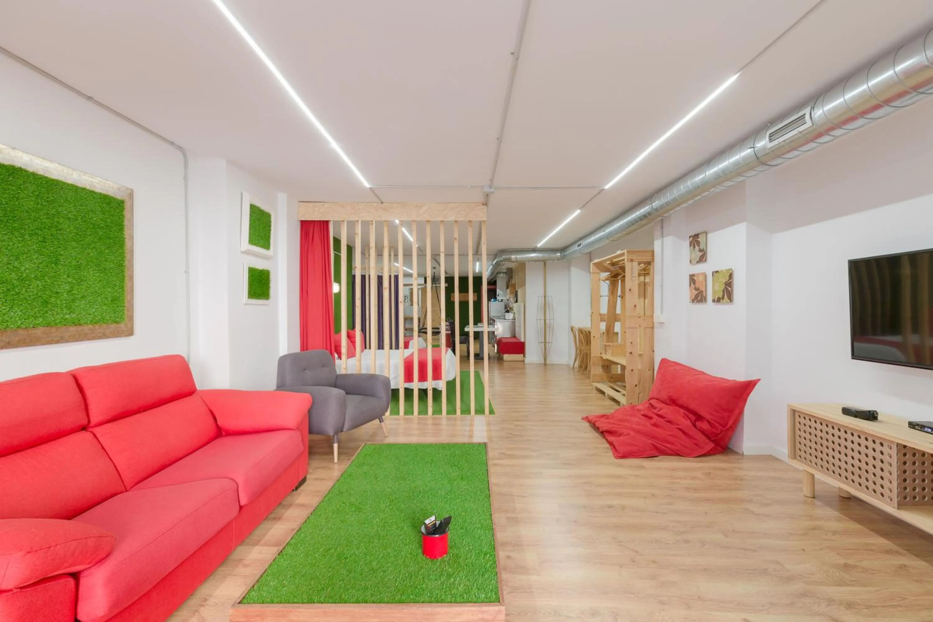 Photo of the whole room in Tomate Rooms