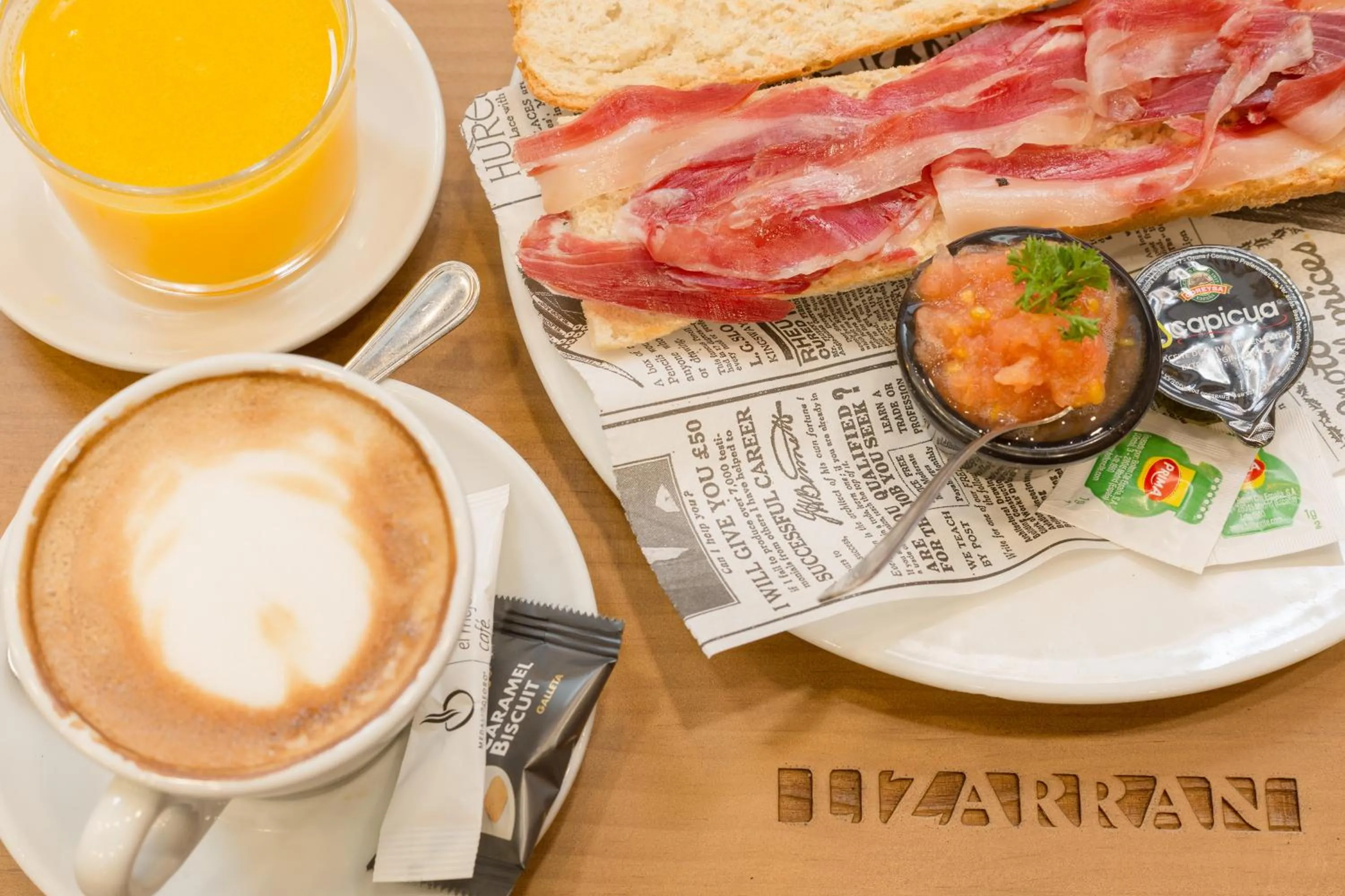 Breakfast in Tomate Rooms