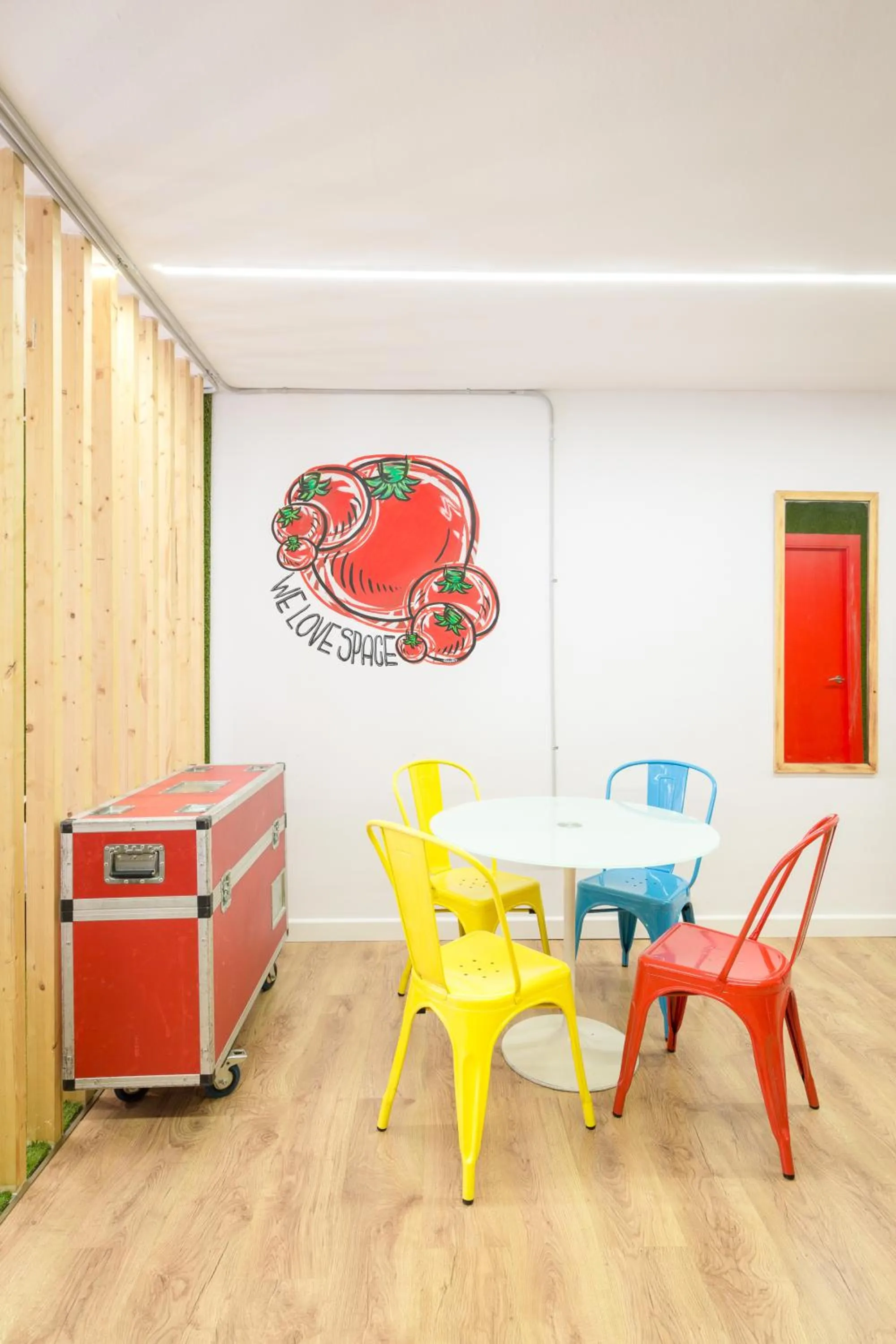 Tomate Rooms