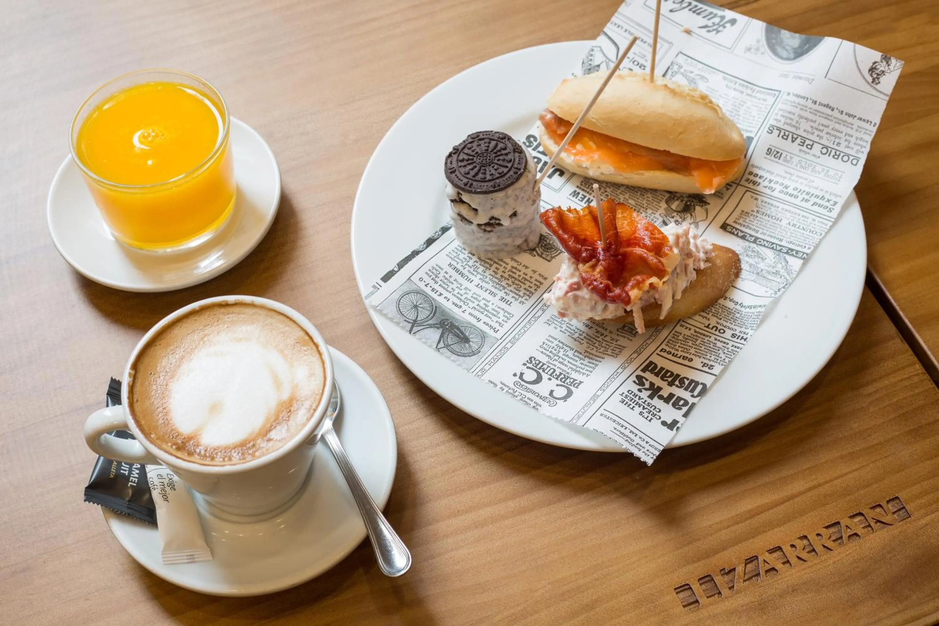 Breakfast in Tomate Rooms