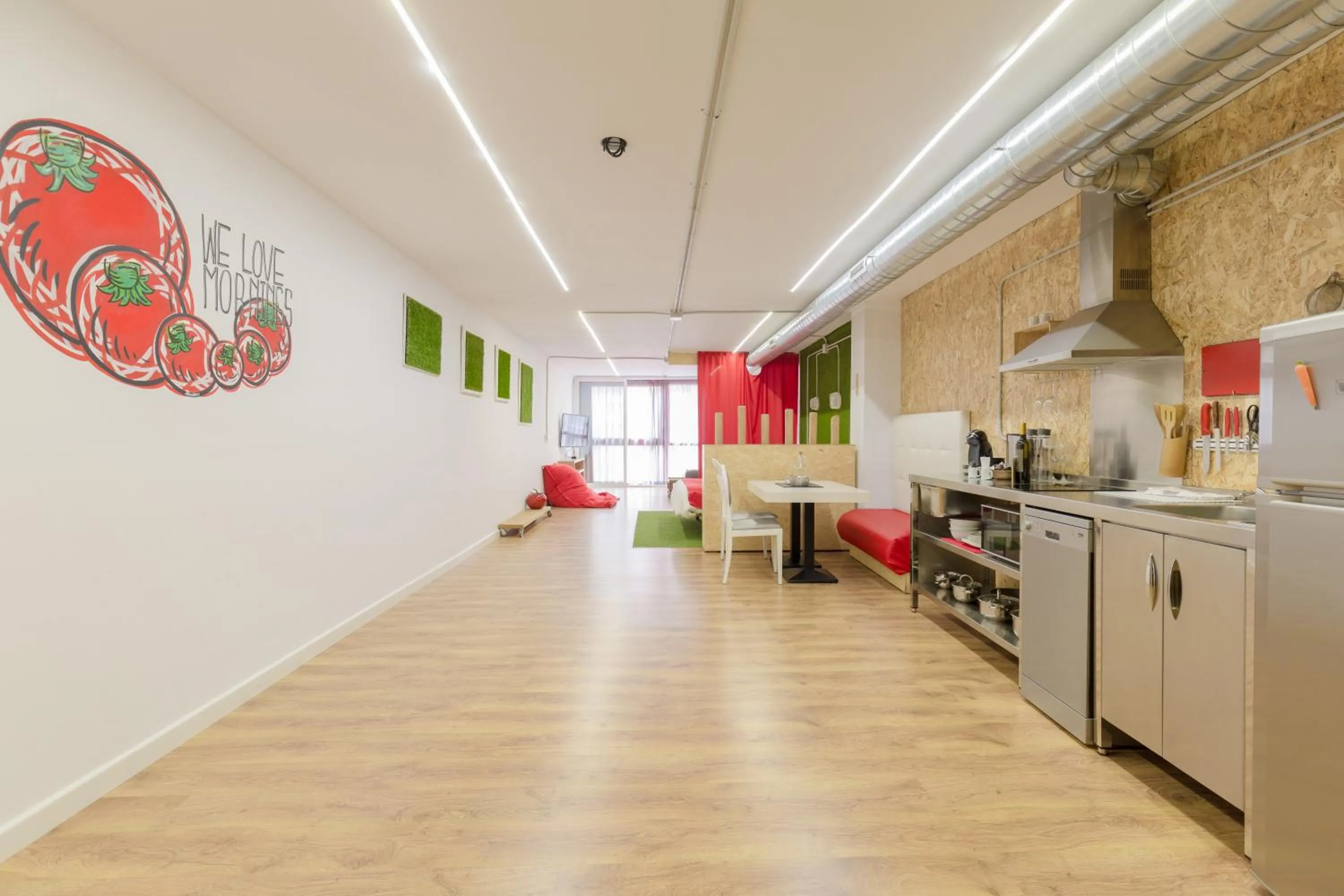 Photo of the whole room in Tomate Rooms