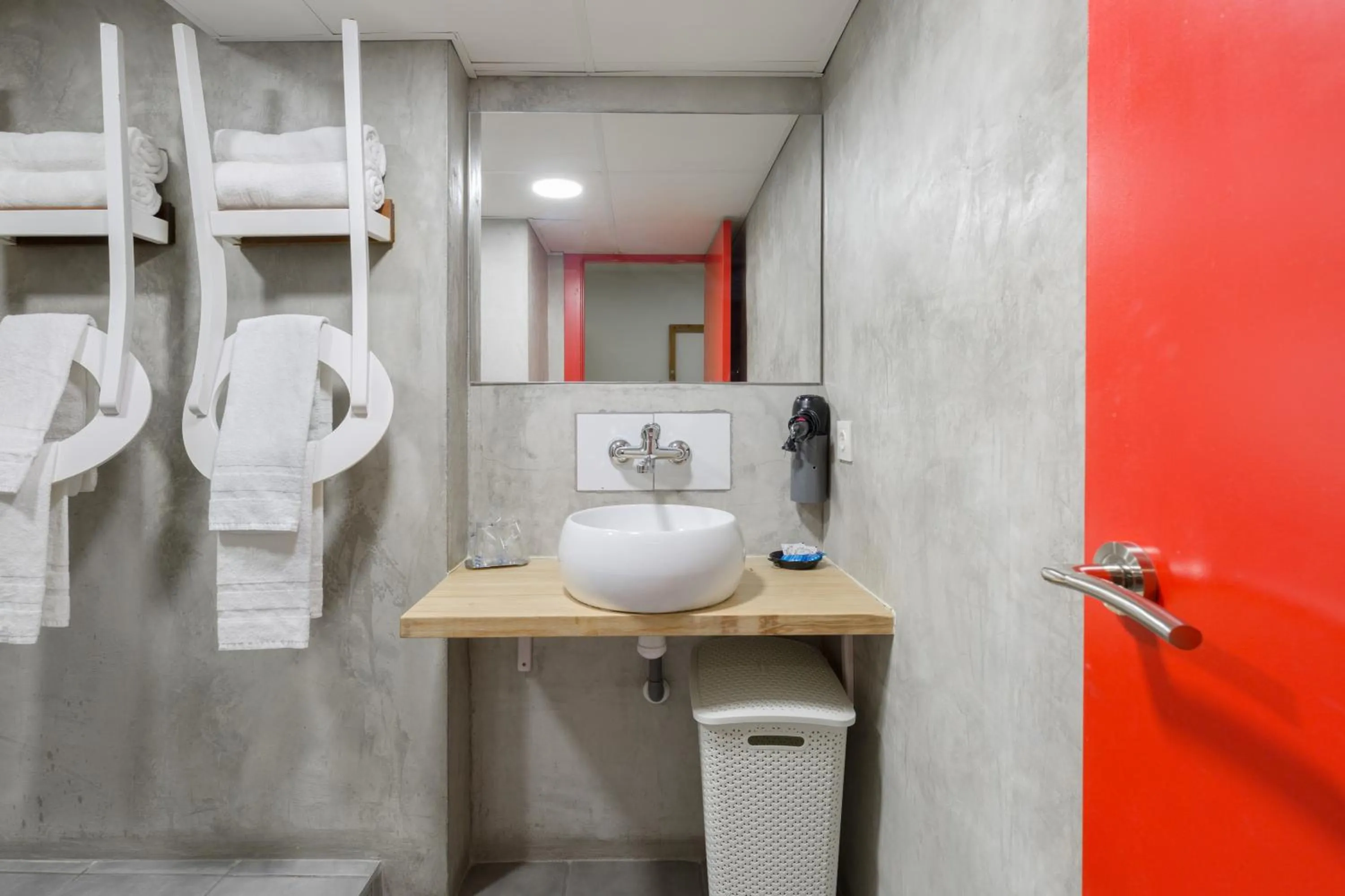 Tomate Rooms