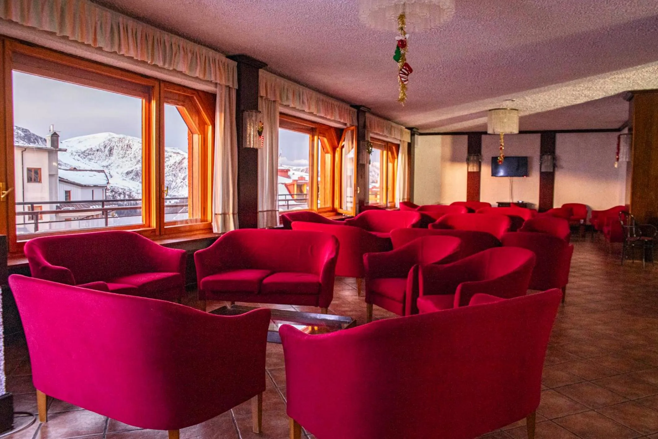 Communal lounge/ TV room in Hotel Galassia