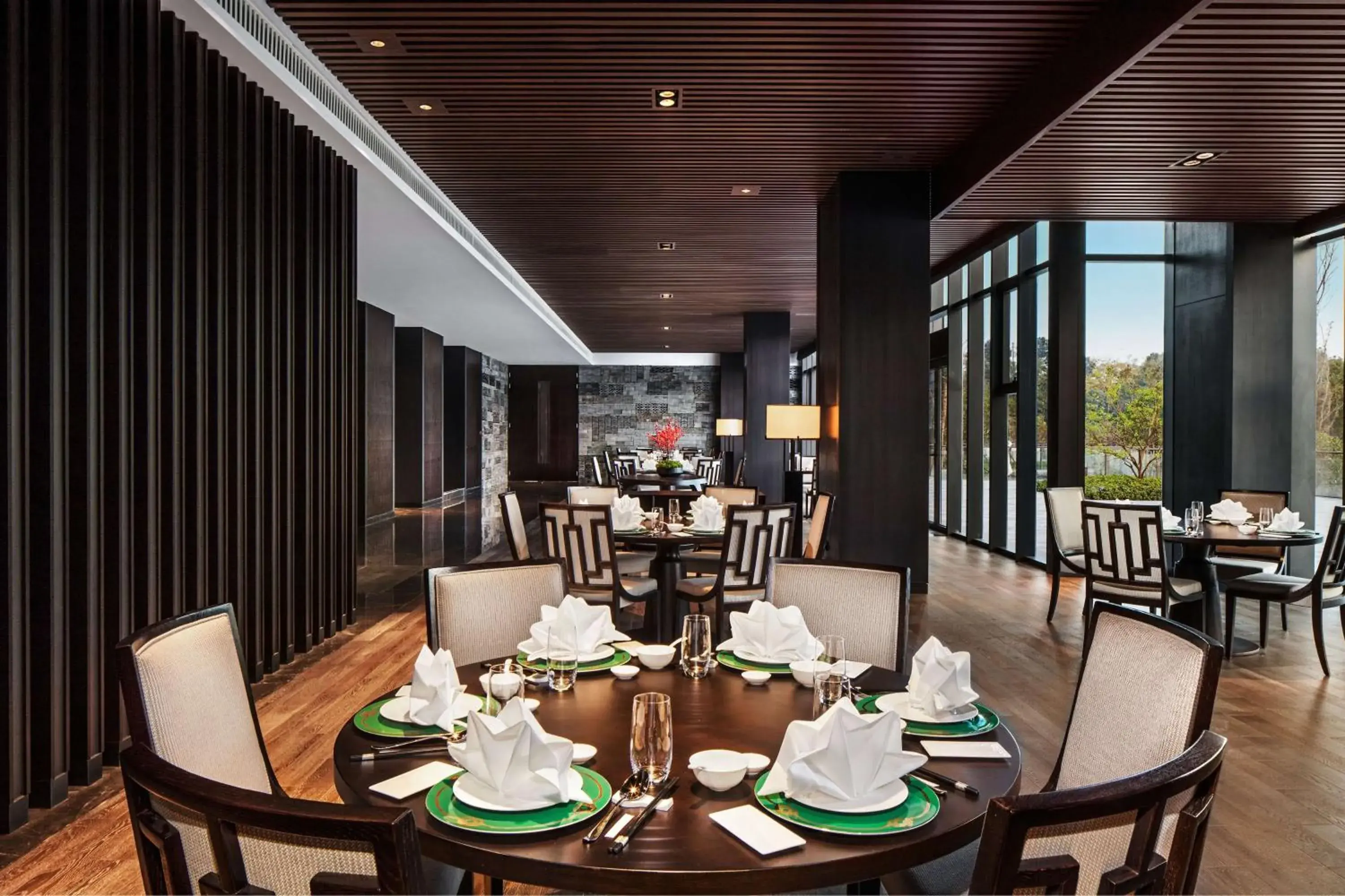 Restaurant/places to eat in Hilton Ningbo Dongqian Lake Restaurant/places to eat in Hilton Ningbo Dongqian Lake