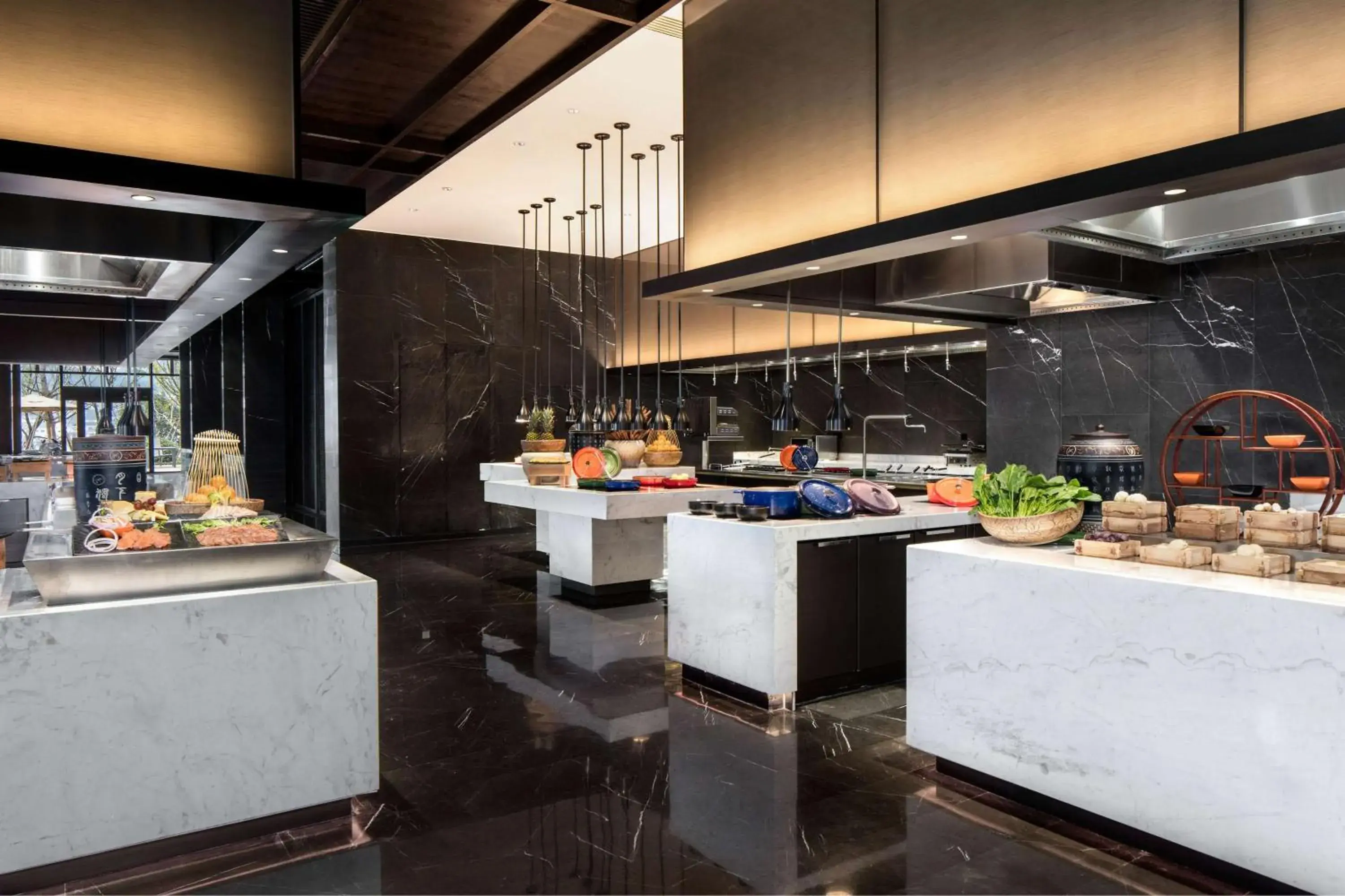 Restaurant/places to eat in Hilton Ningbo Dongqian Lake Restaurant/places to eat in Hilton Ningbo Dongqian Lake