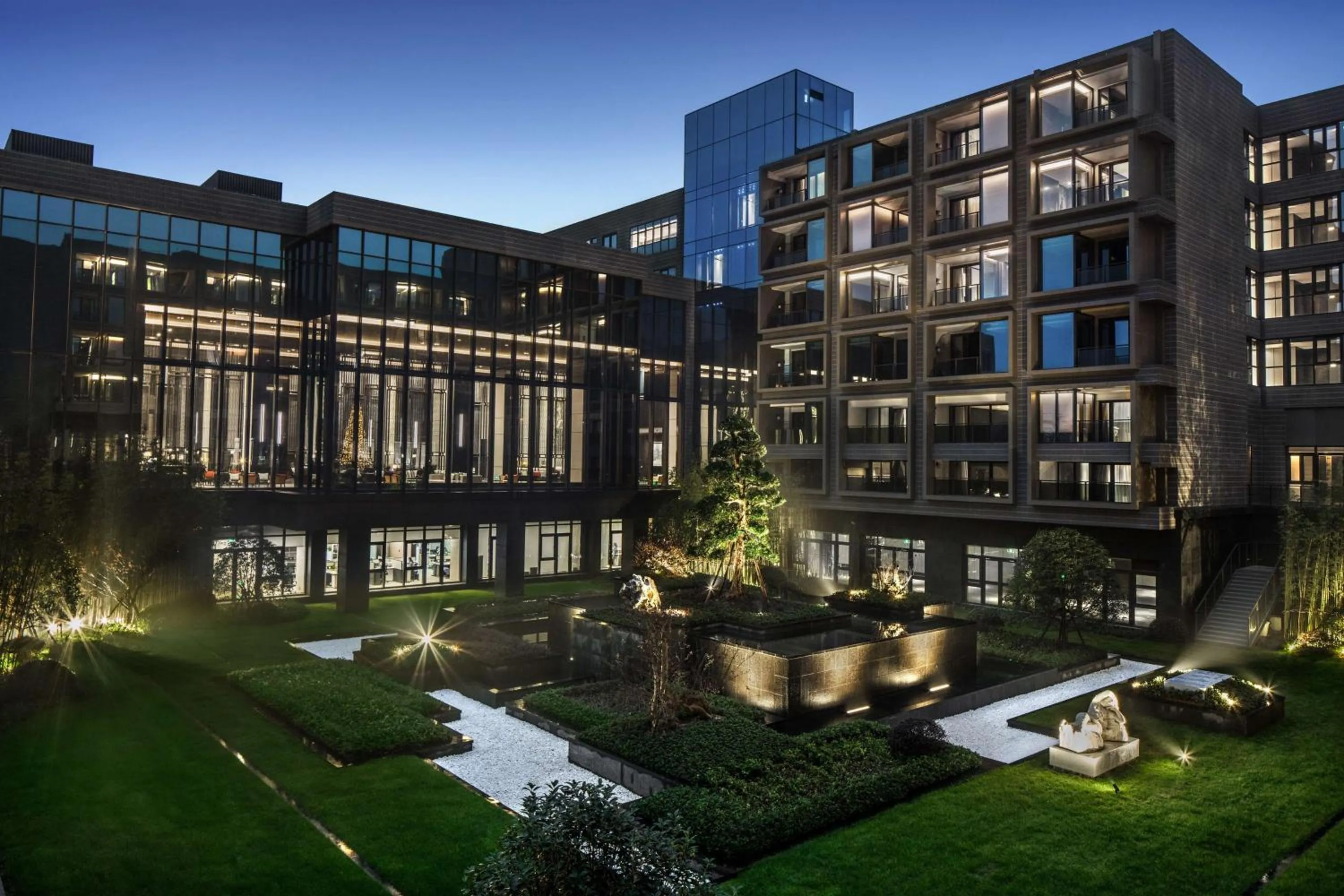 Property building in Hilton Ningbo Dongqian Lake