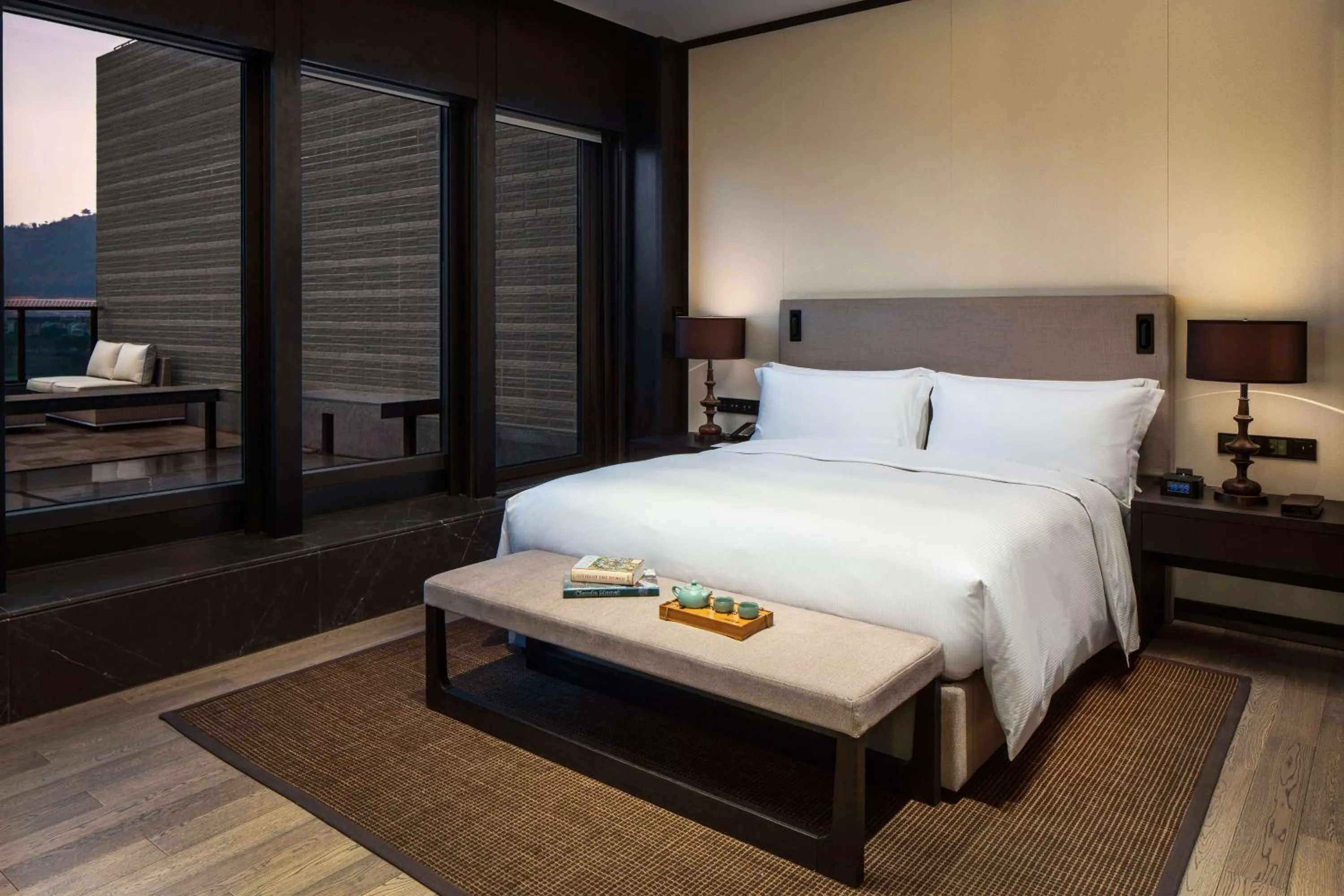 Bed in Hilton Ningbo Dongqian Lake