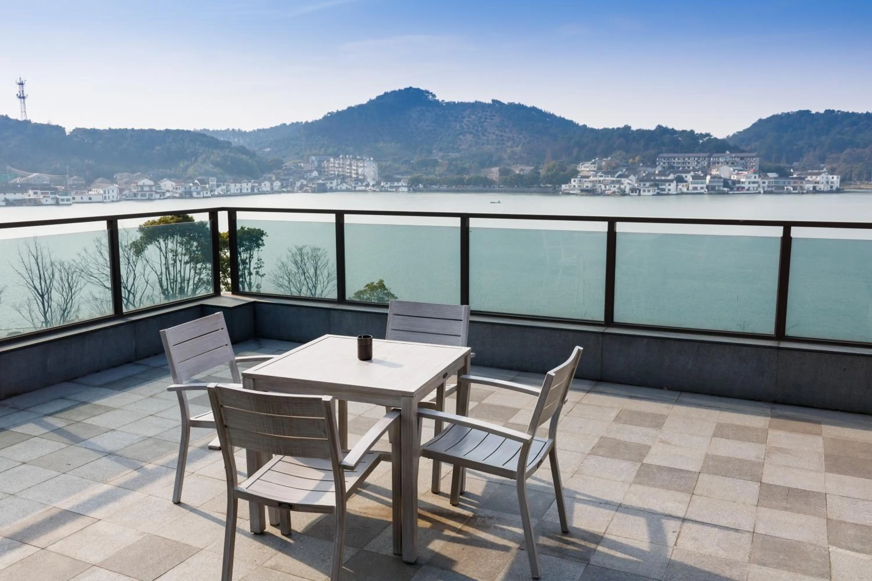 Property building in Hilton Ningbo Dongqian Lake