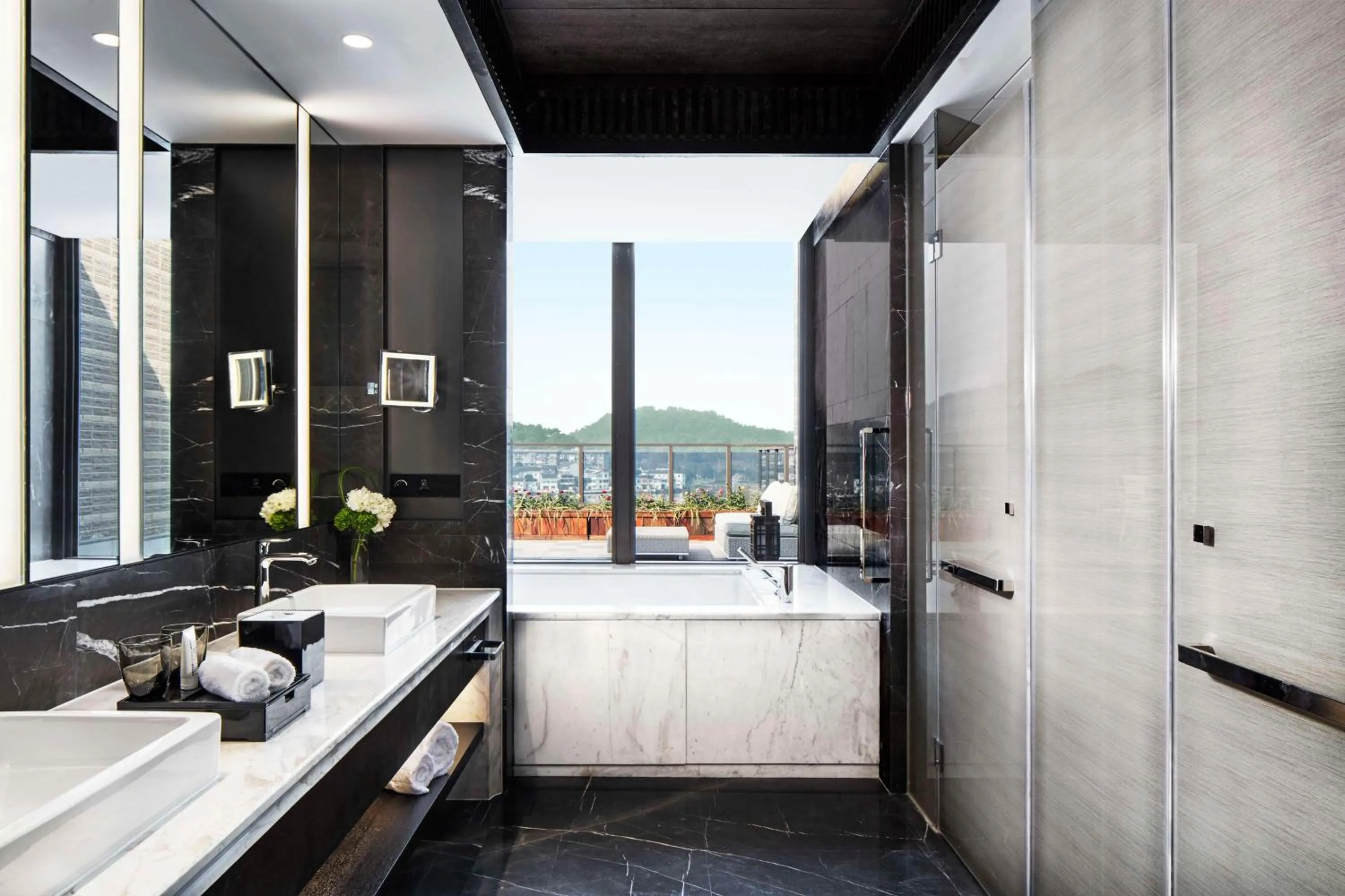 Bathroom in Hilton Ningbo Dongqian Lake