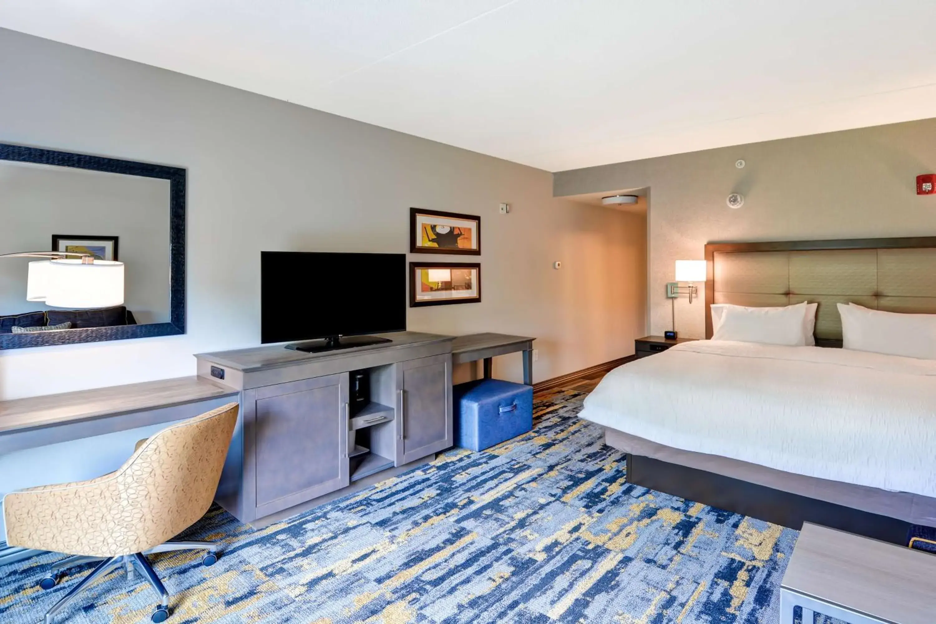 Bedroom, Bed in Hampton Inn Atlanta Kennesaw Bedroom, Bed in Hampton Inn Atlanta Kennesaw