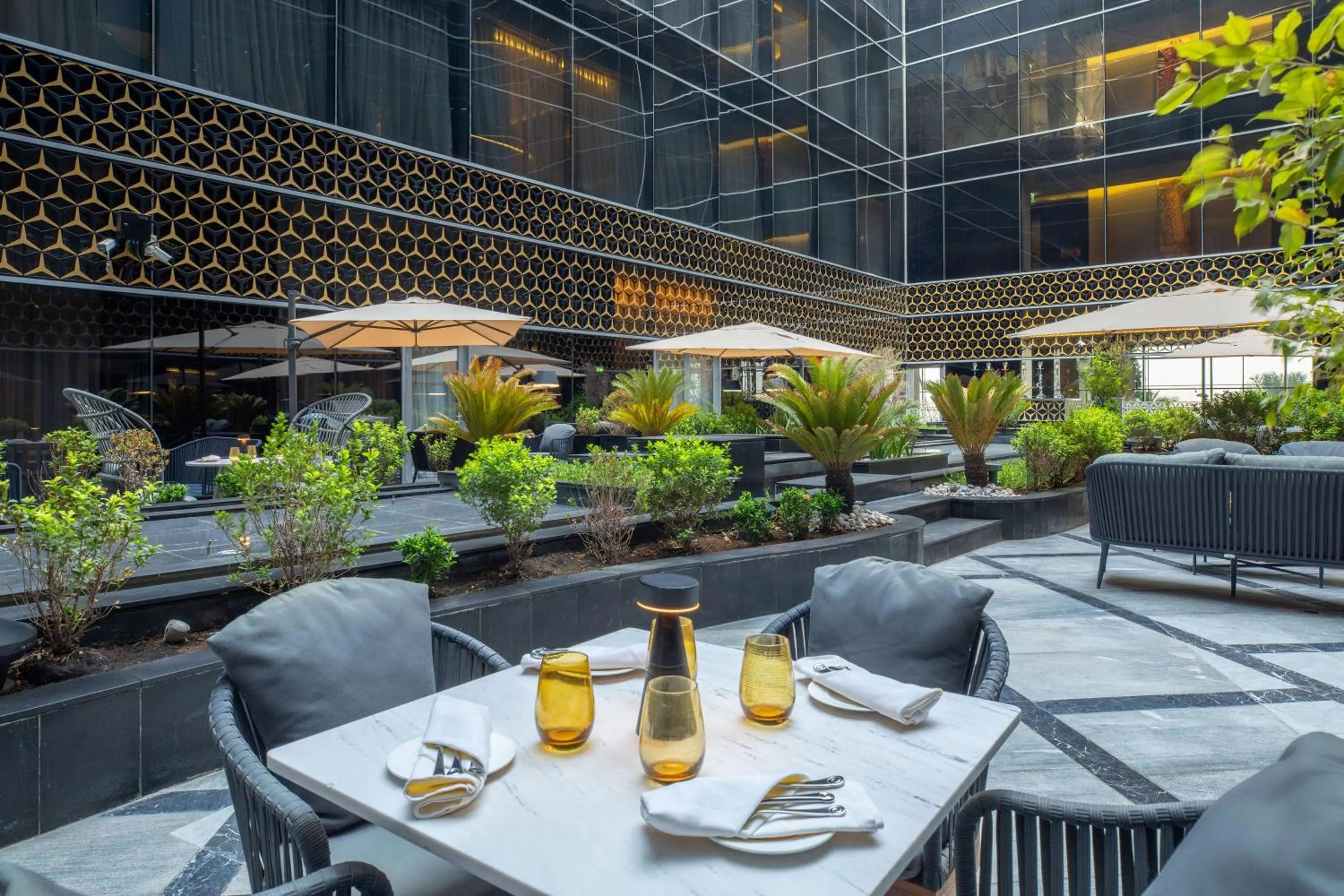 Restaurant/places to eat in AlRayyan Hotel Doha, Curio Collection by Hilton